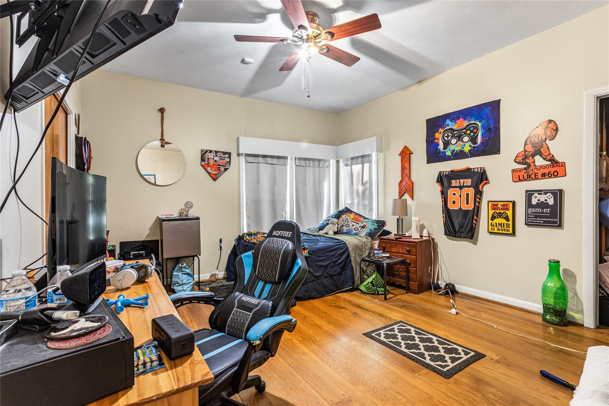 main property photo 9