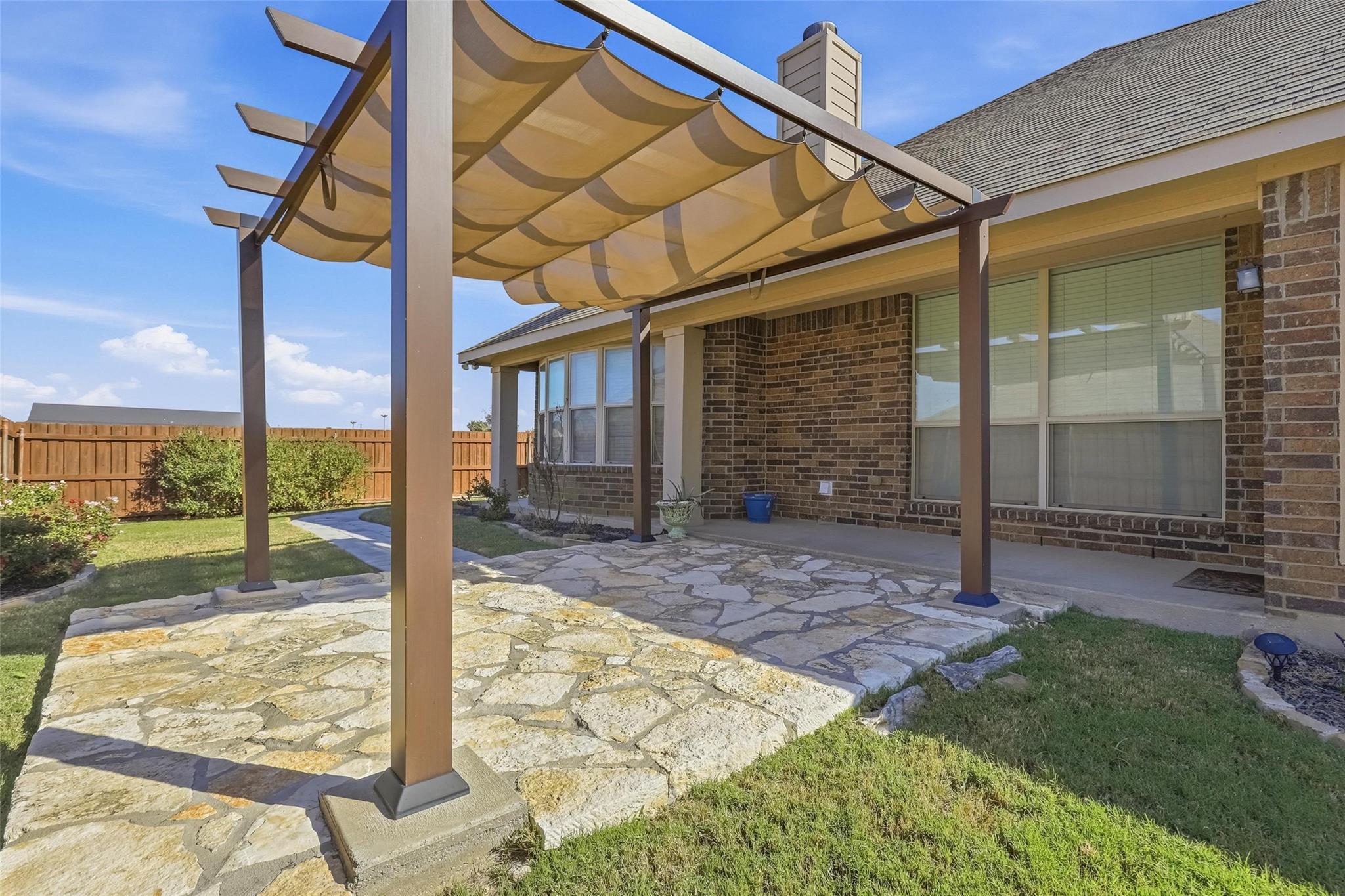 main property photo 32