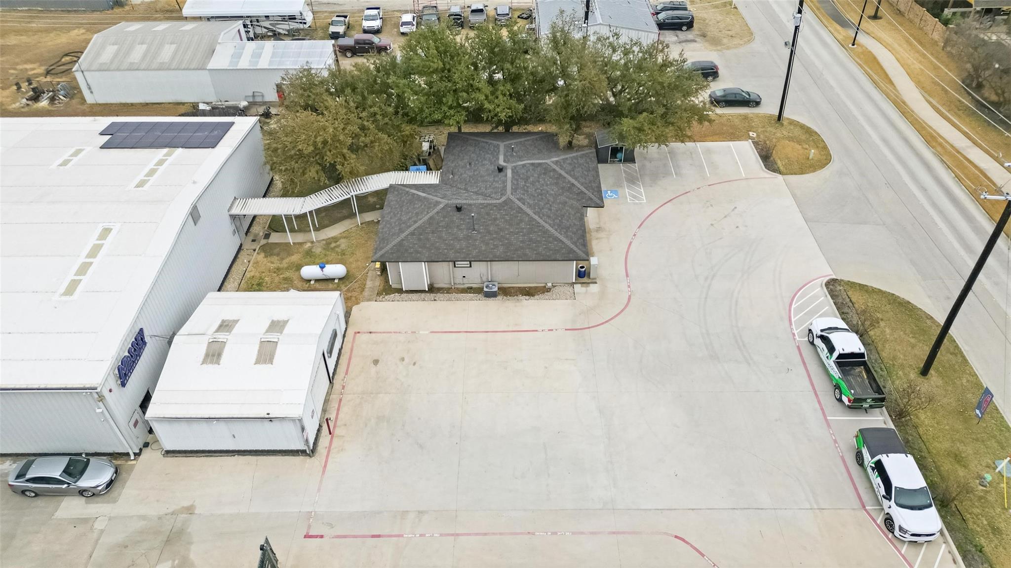 main property photo 6