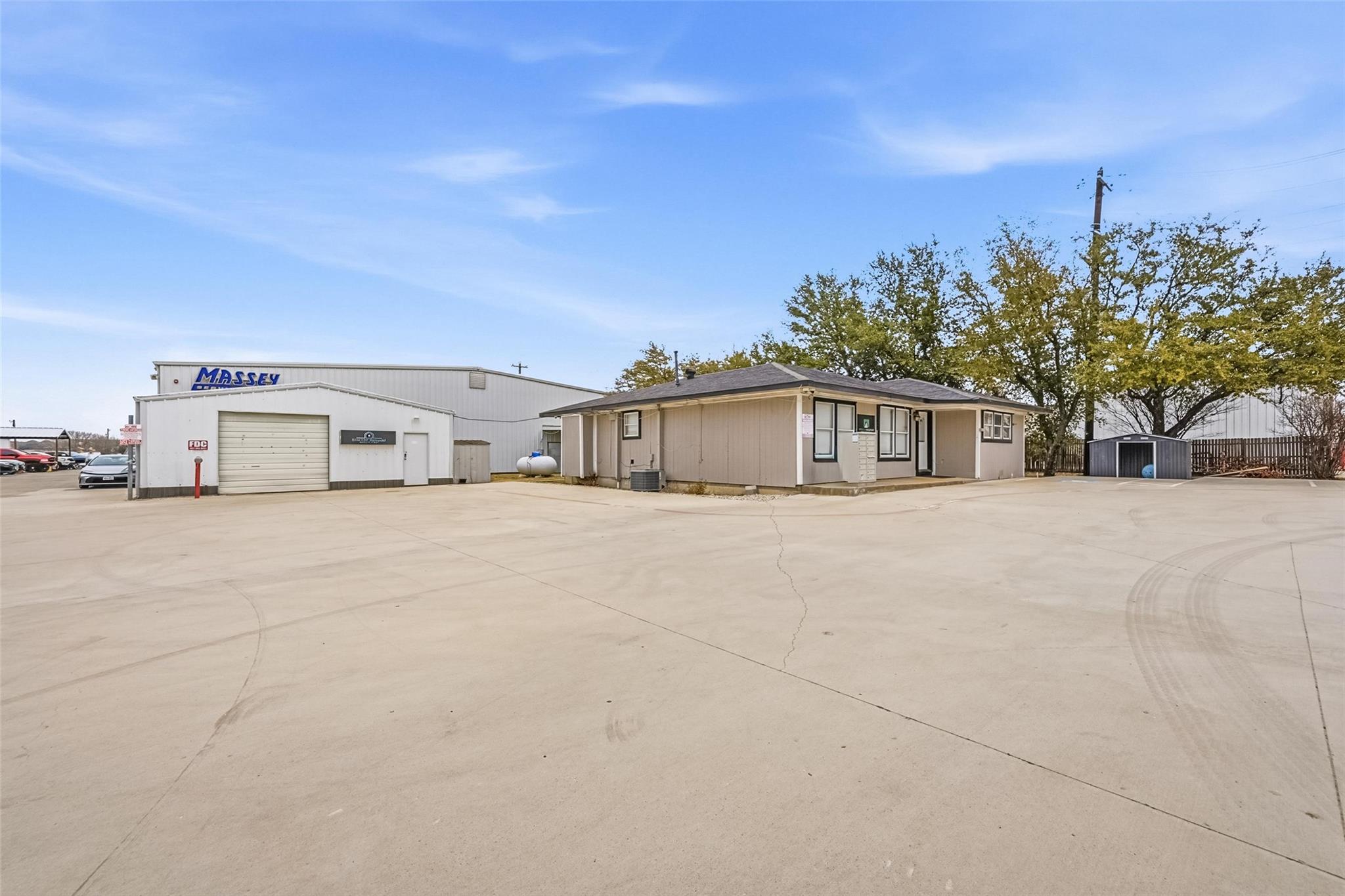 main property photo 8