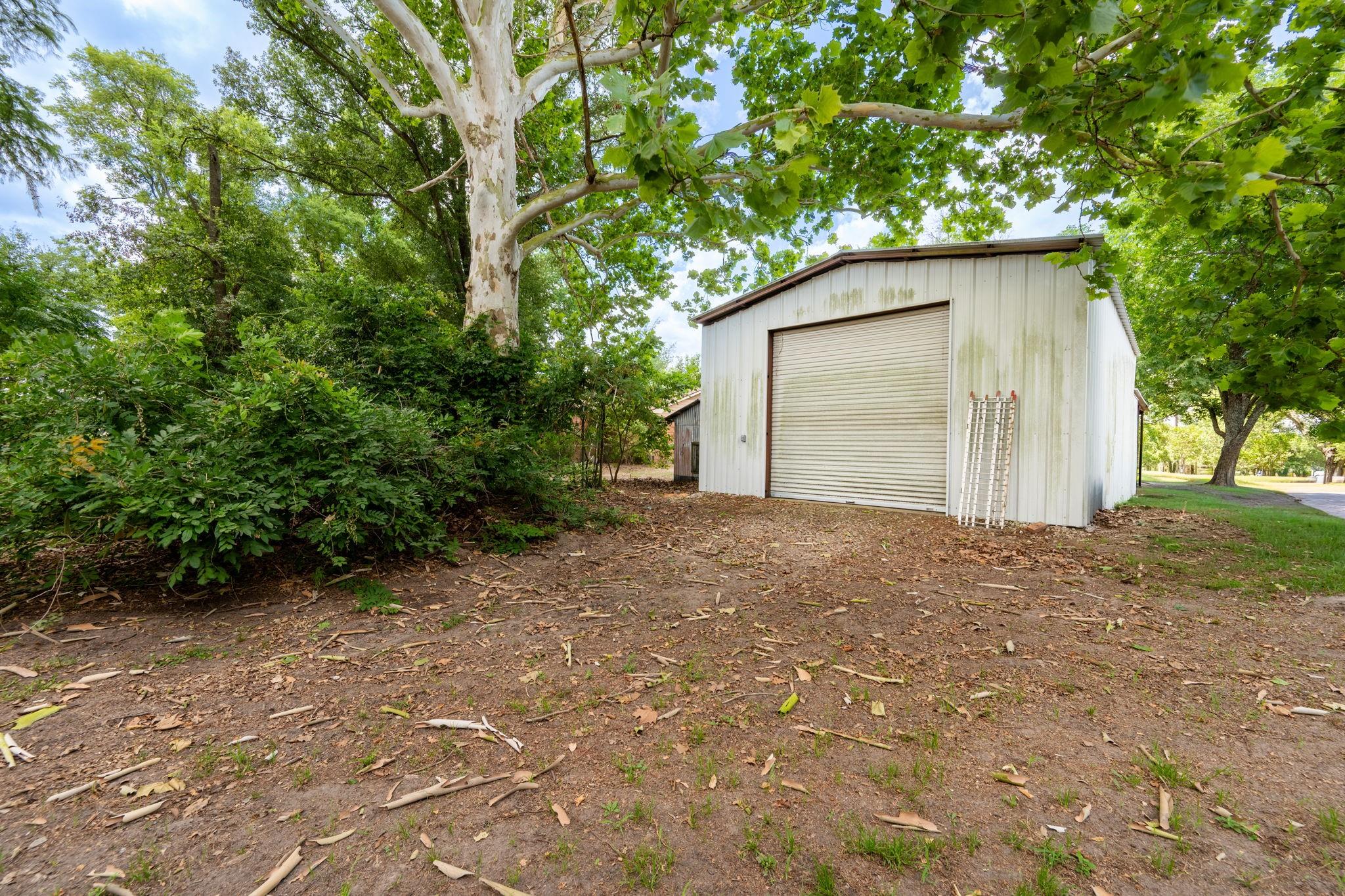 main property photo 36