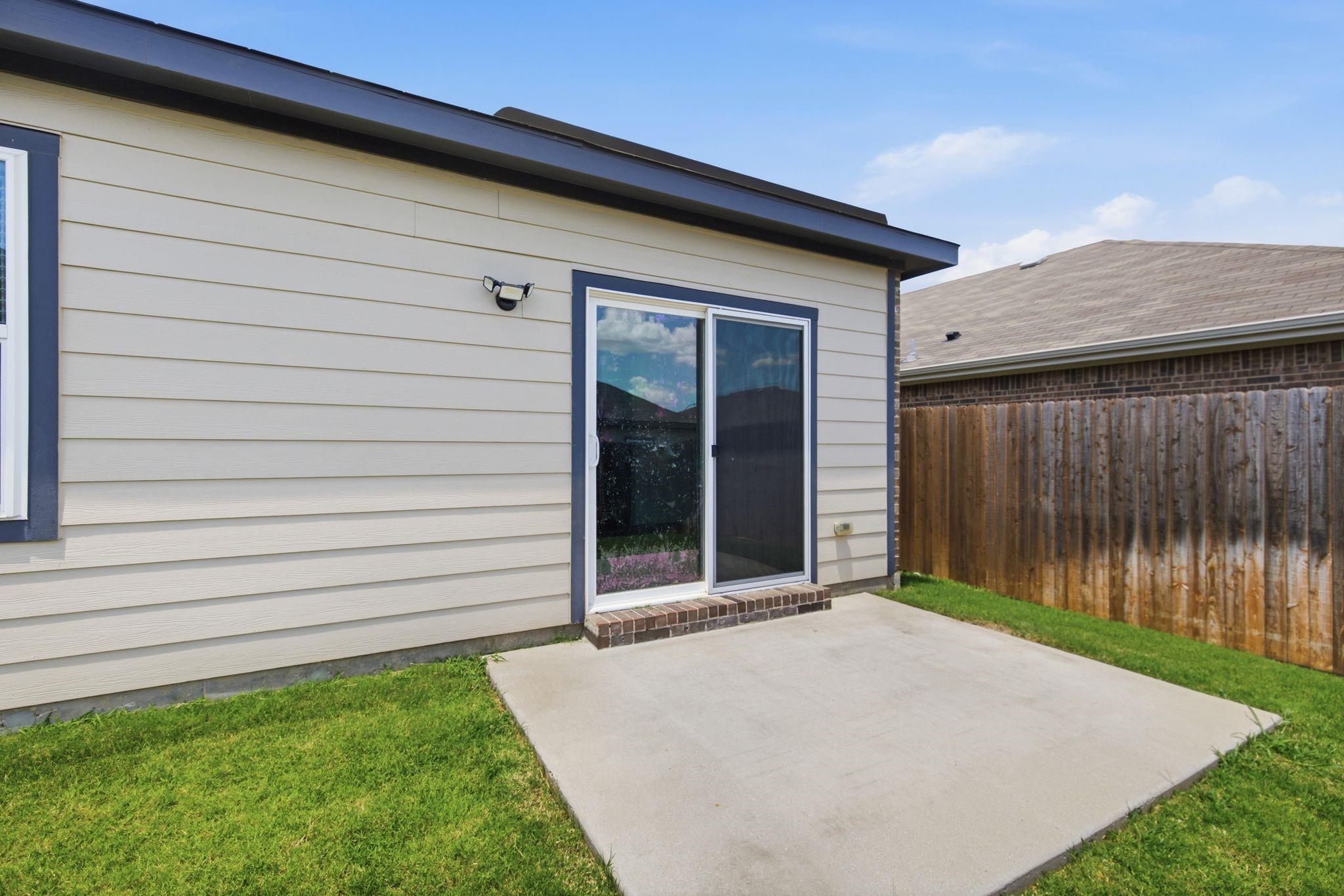 main property photo 28