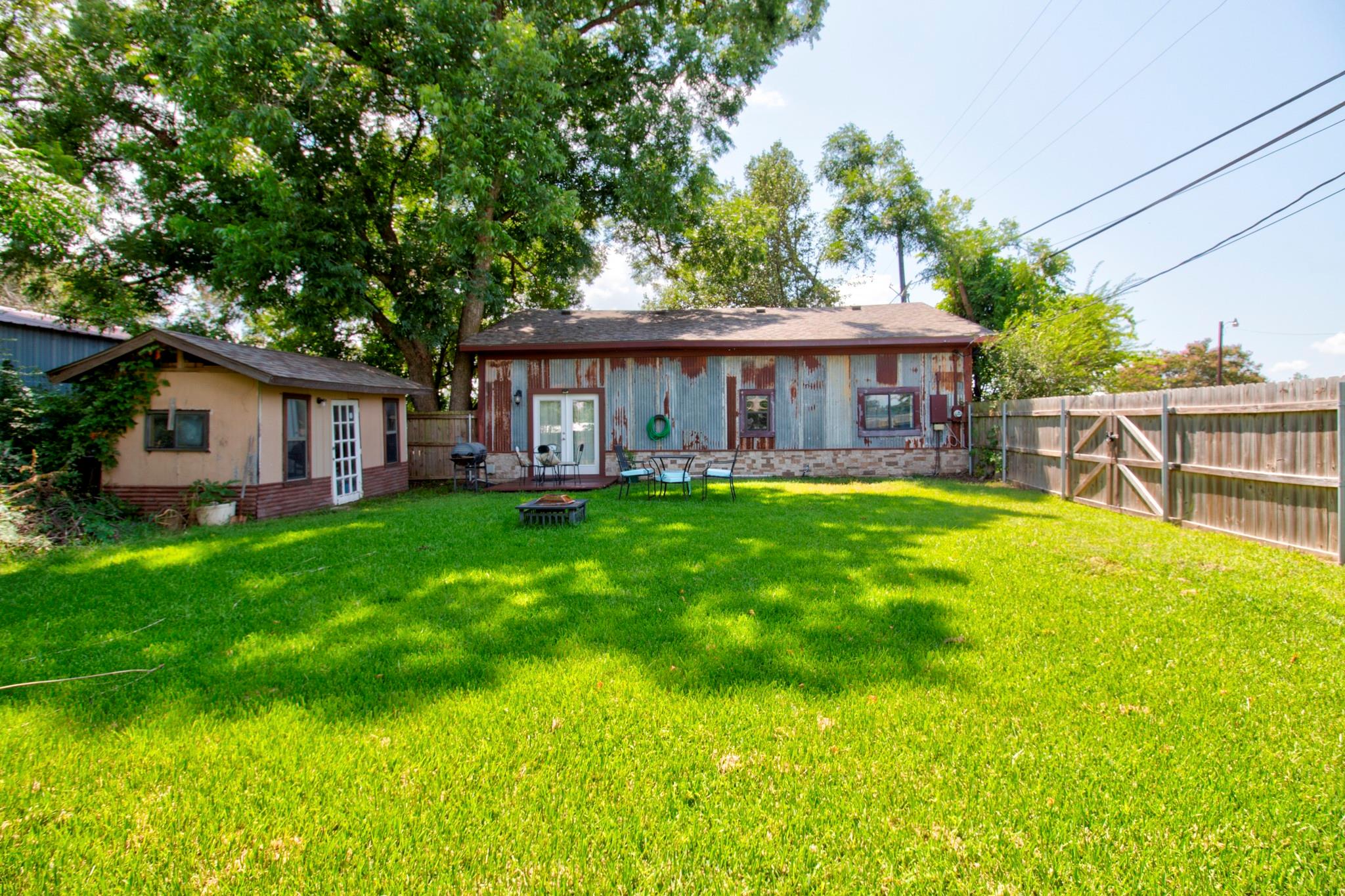 main property photo 22