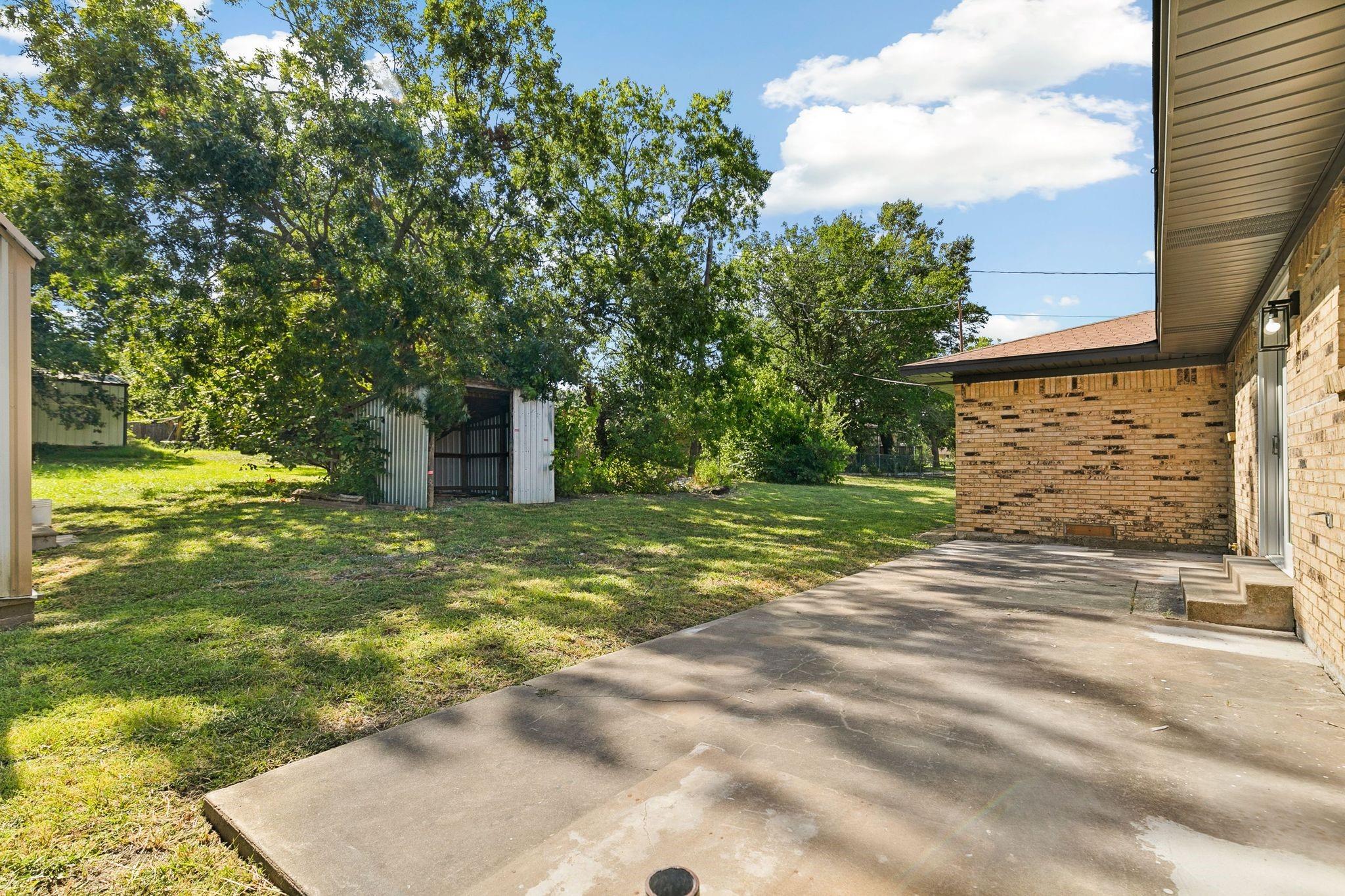 main property photo 25