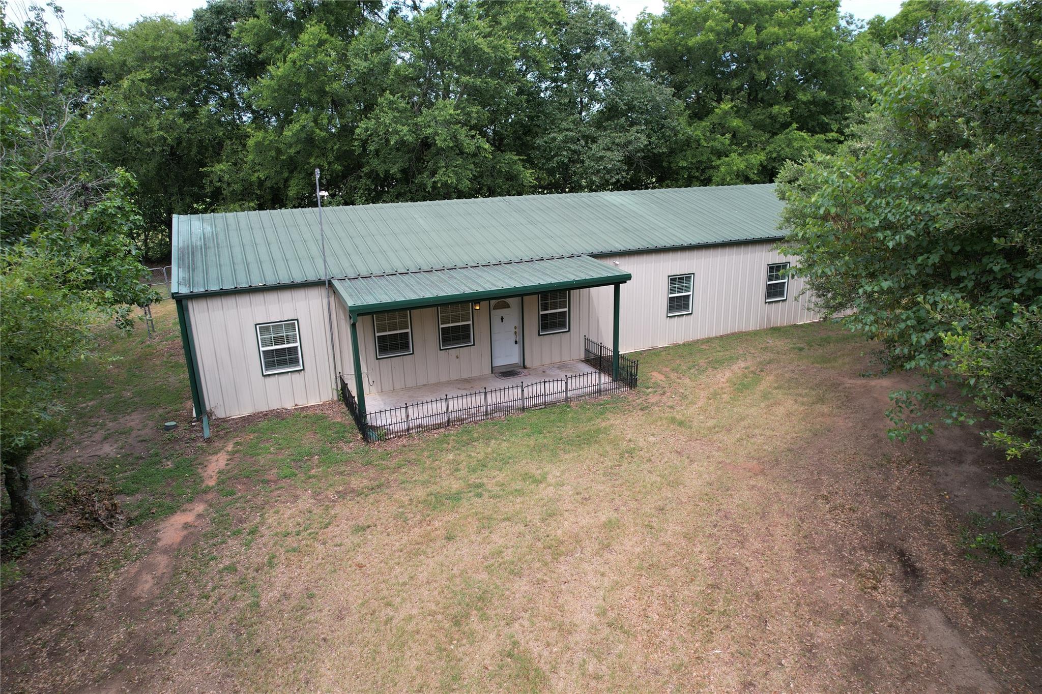 main property photo 37