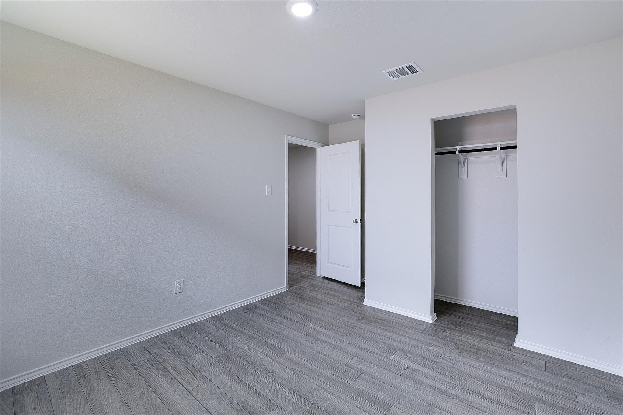 property viewer photo 4