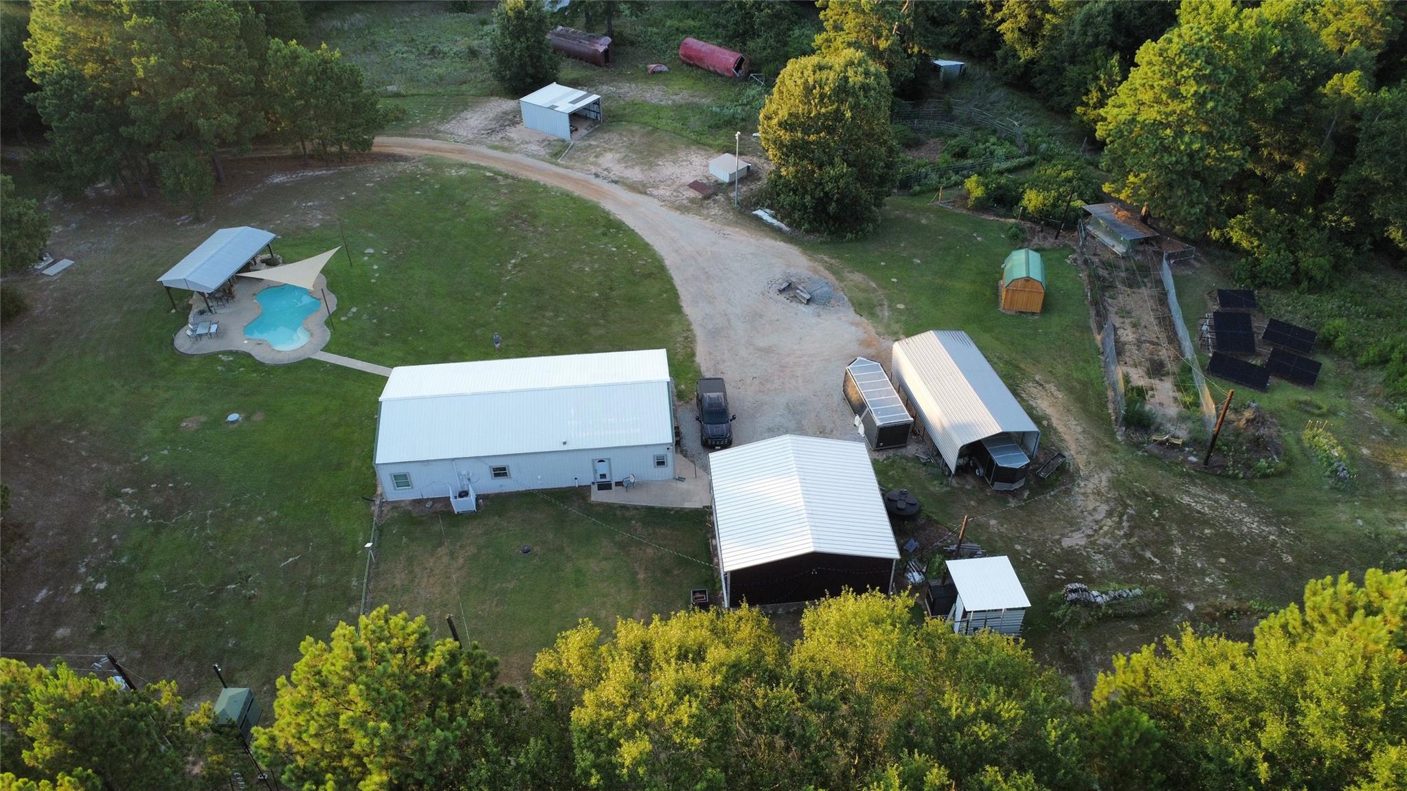 main property photo 18