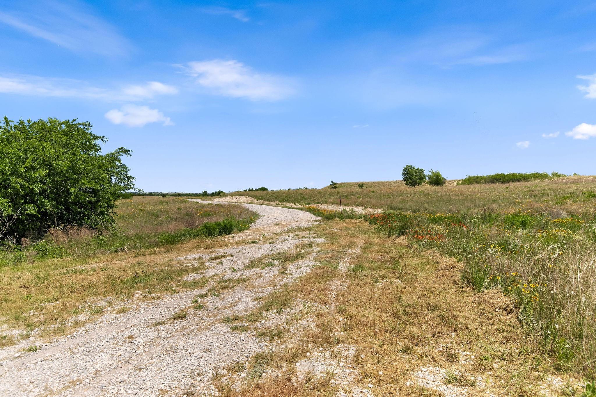 main property photo 27
