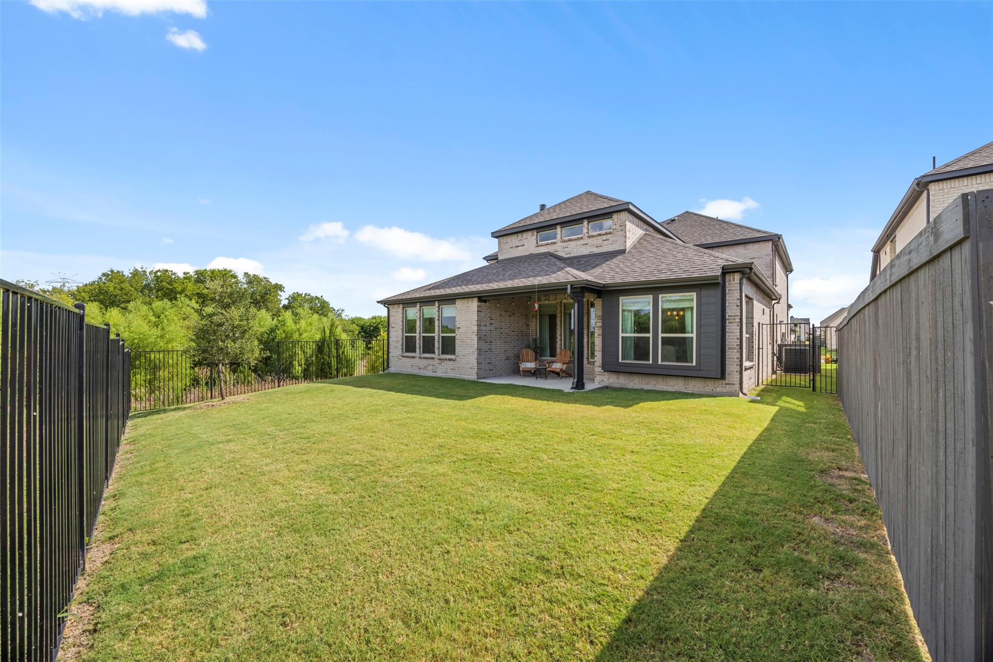 main property photo 28