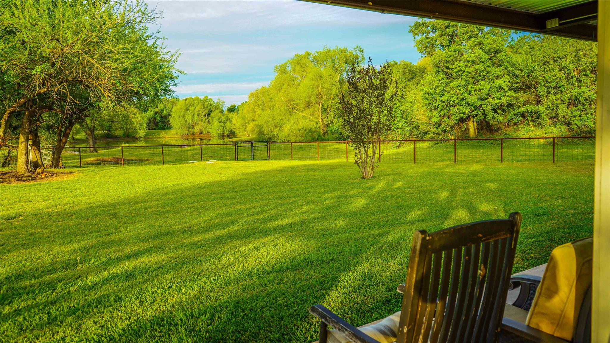 main property photo 28
