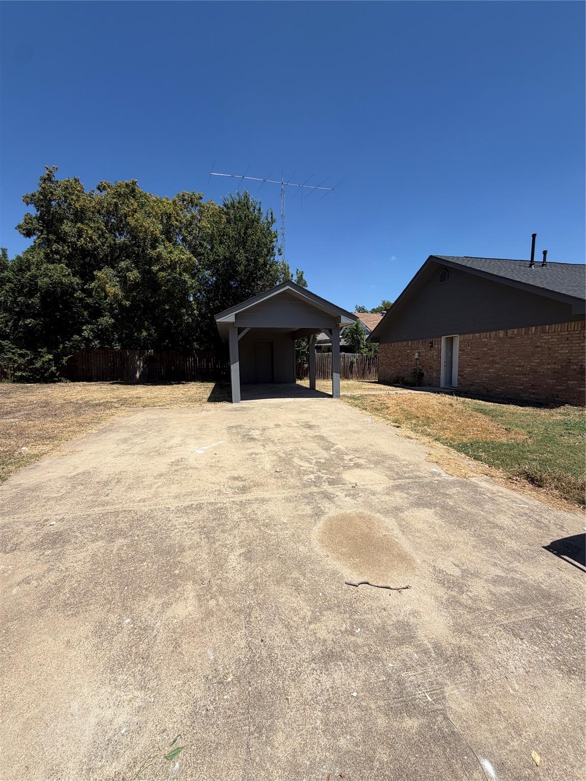 main property photo 31