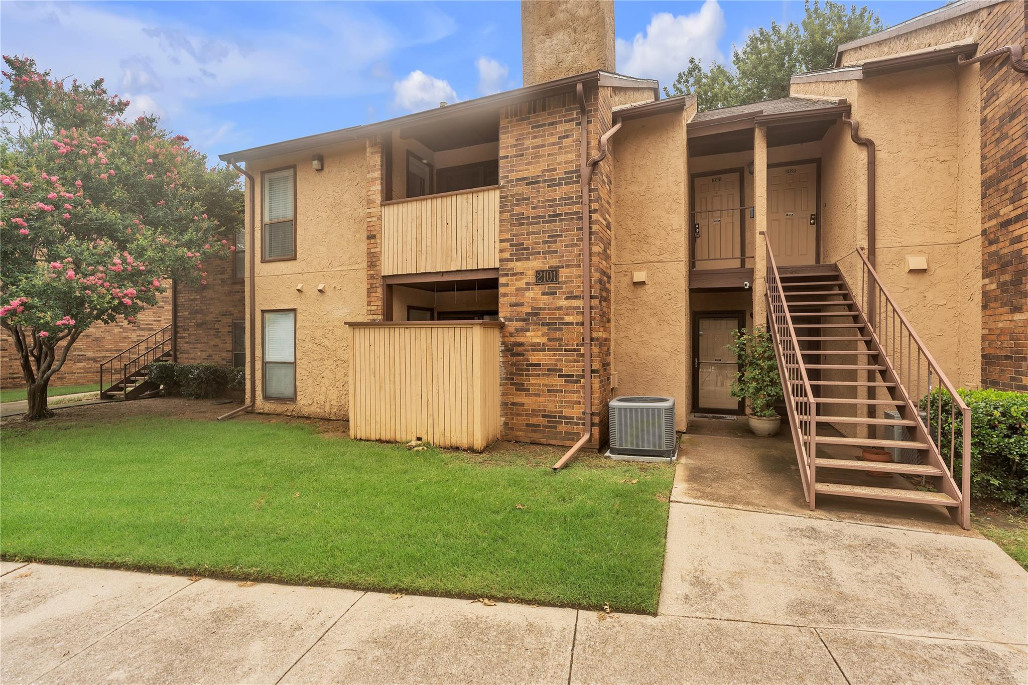 main property photo 17