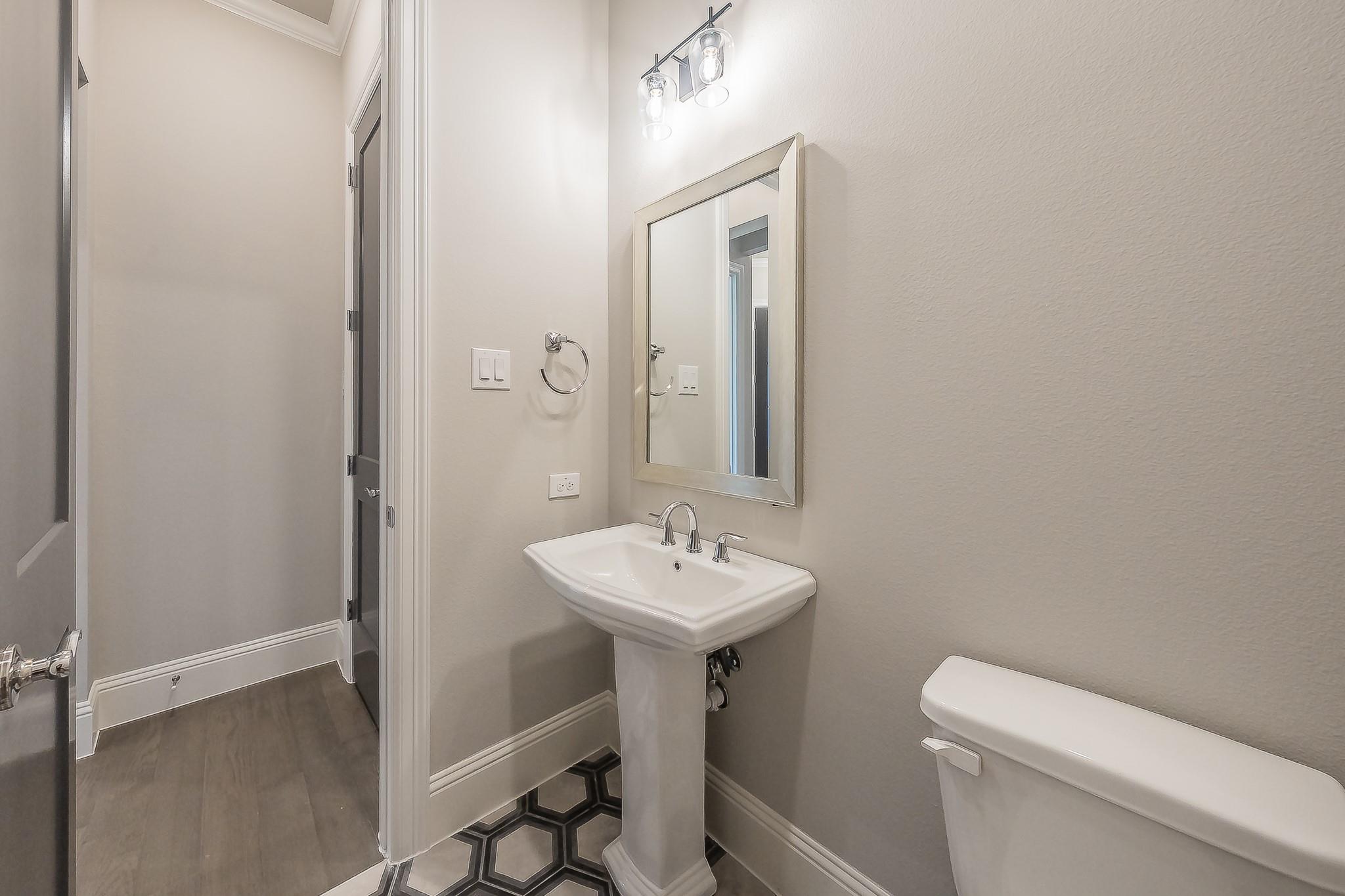 main property photo 14