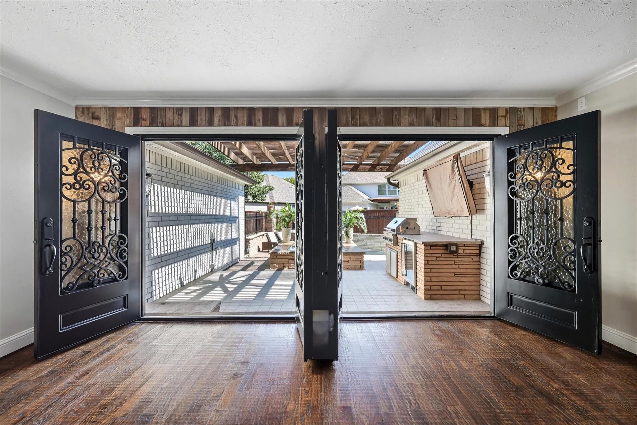 main property photo 30