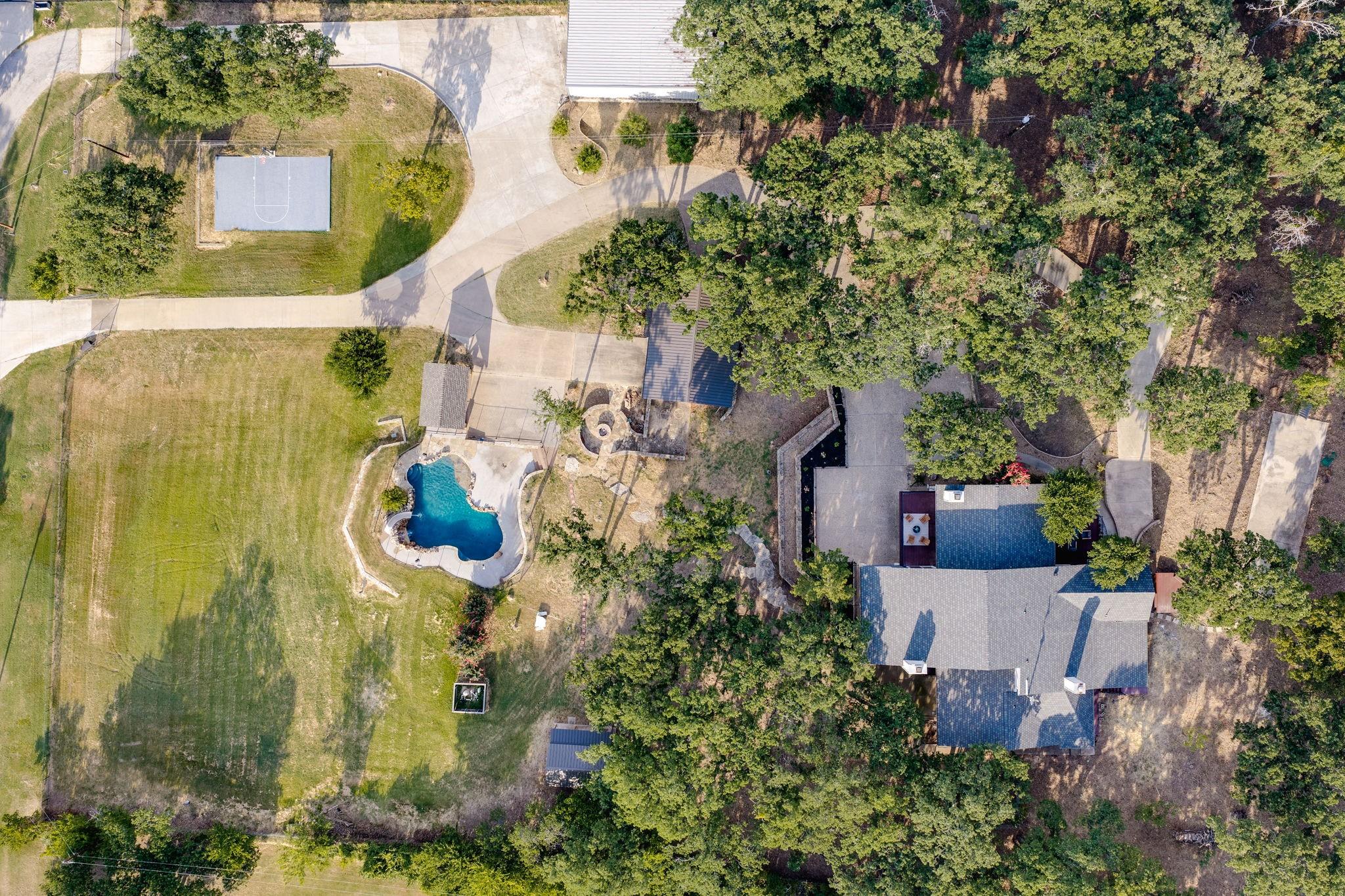main property photo 30