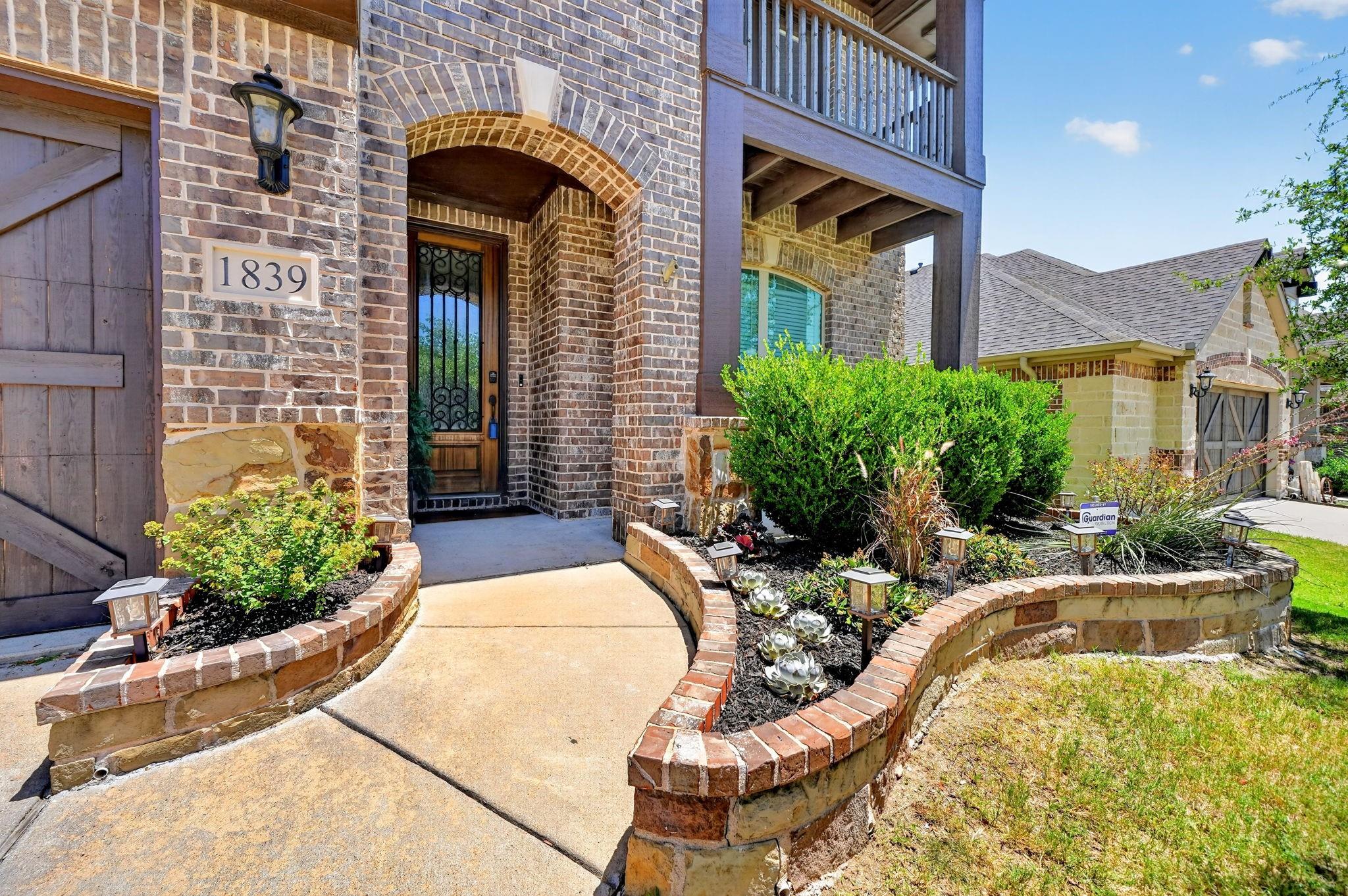 main property photo 28
