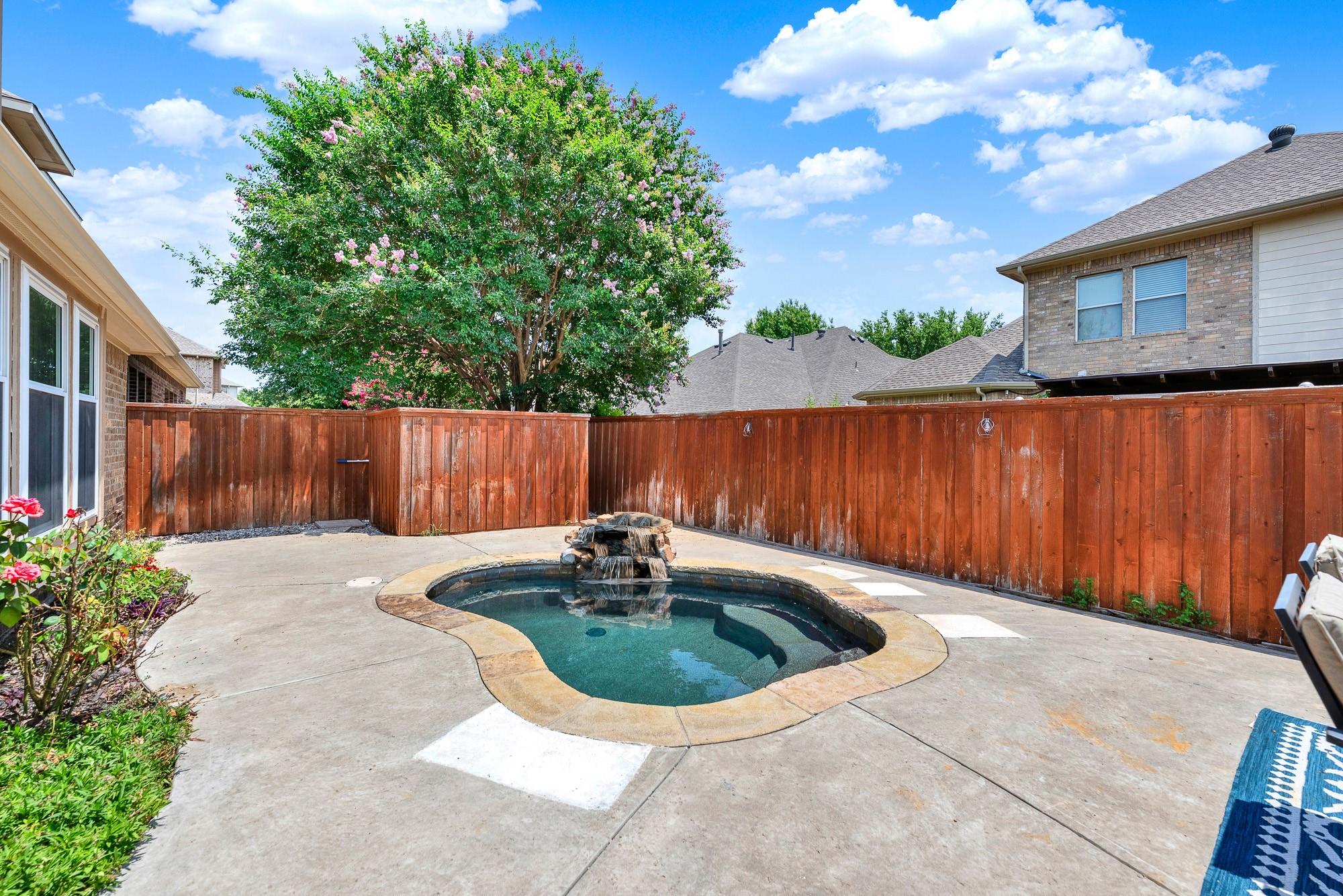 main property photo 16