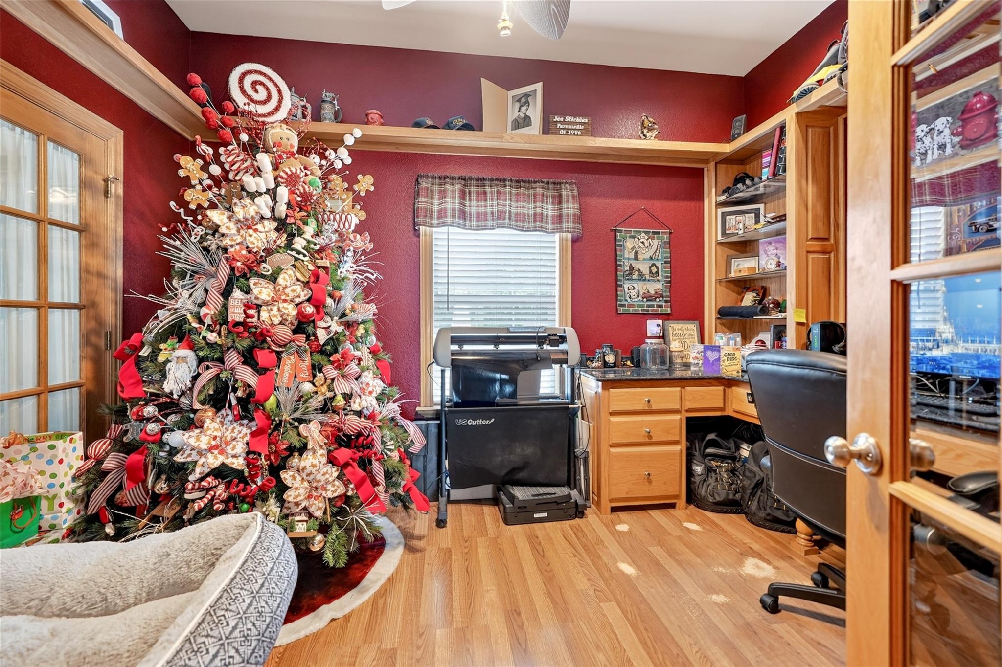 main property photo 32