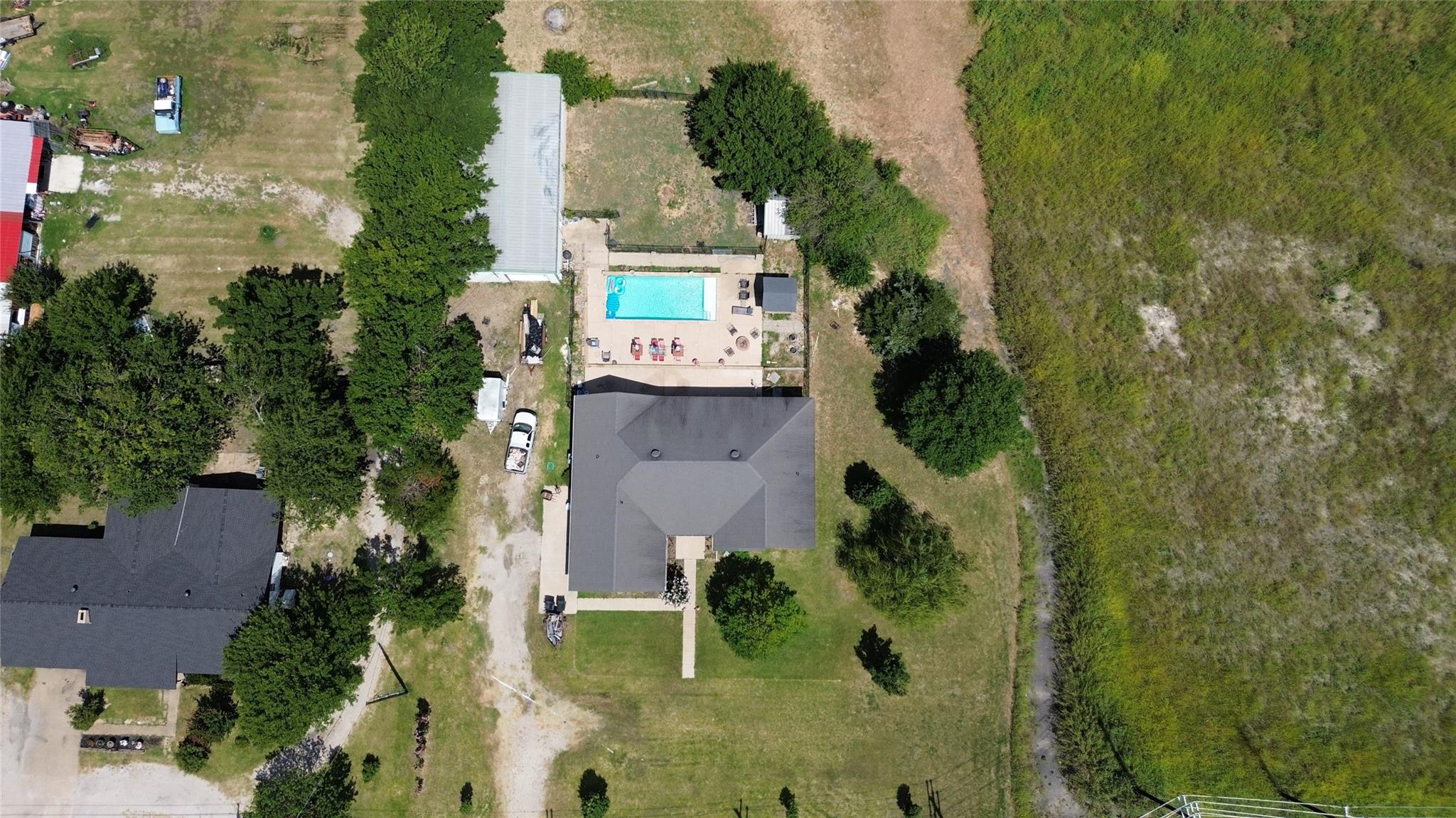 main property photo 38