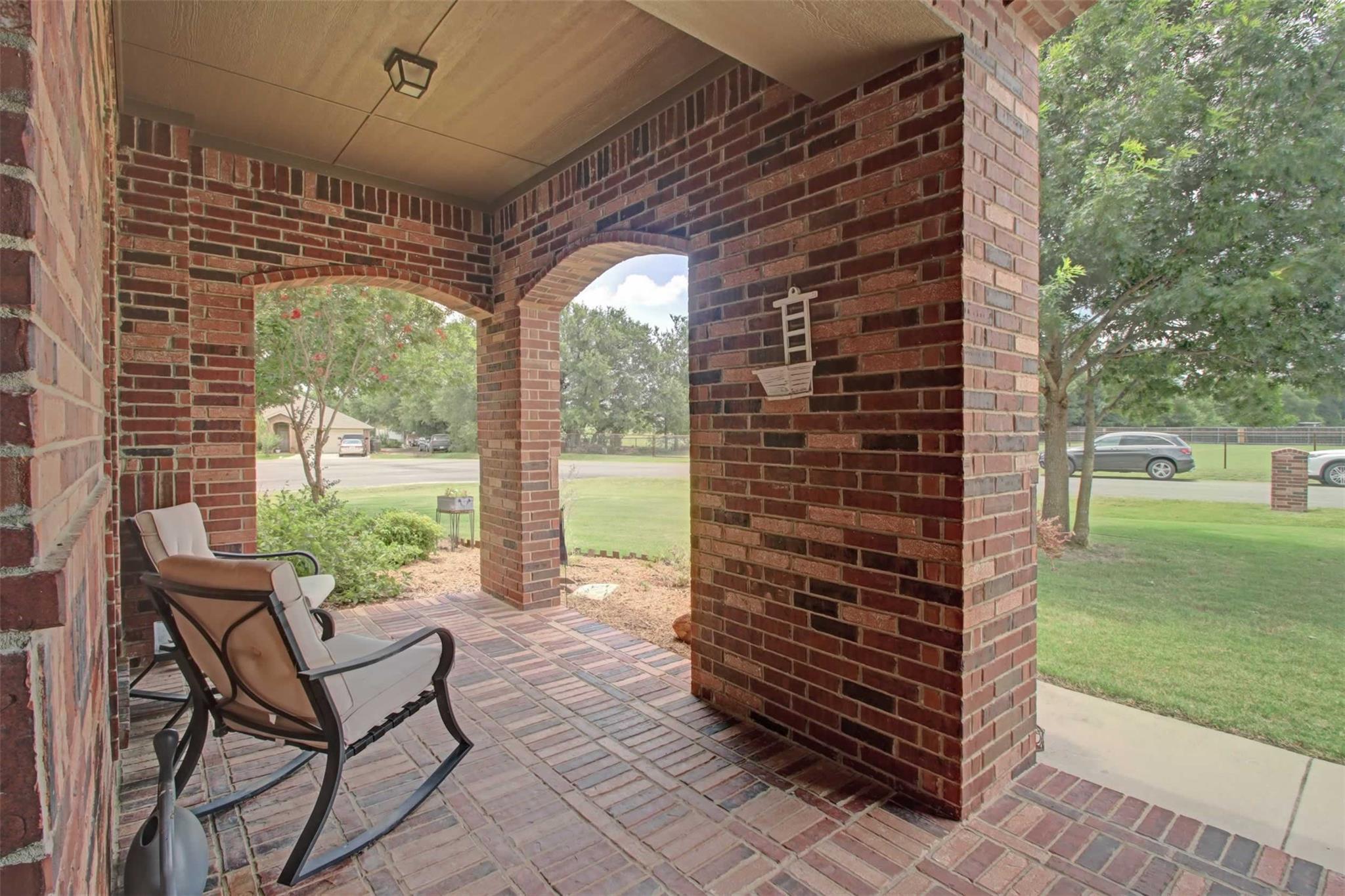 main property photo 30