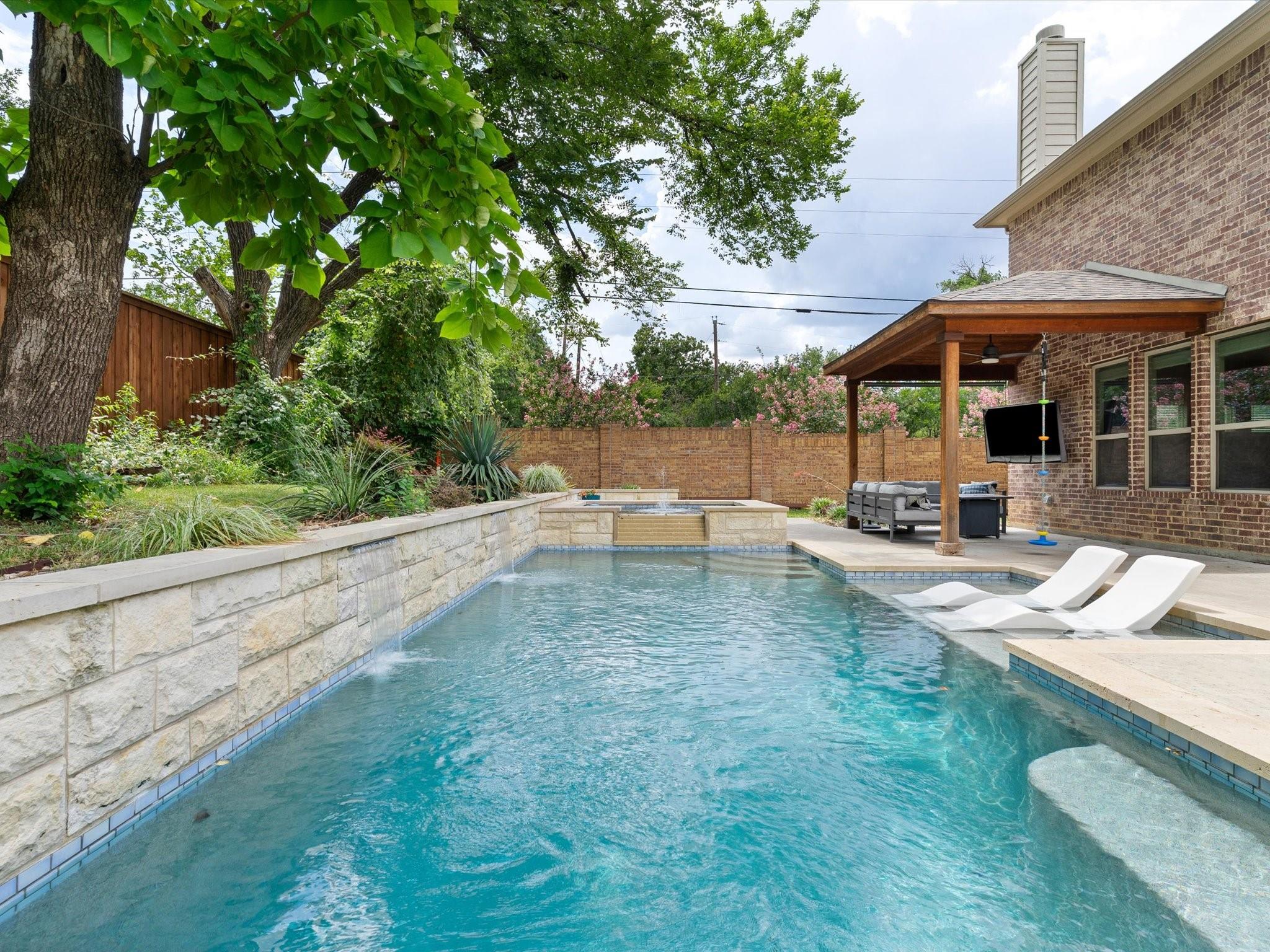 property viewer photo 36