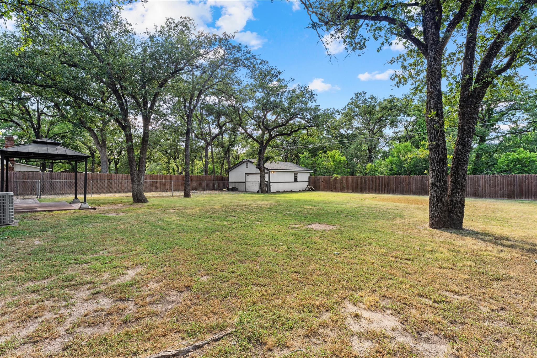 main property photo 31
