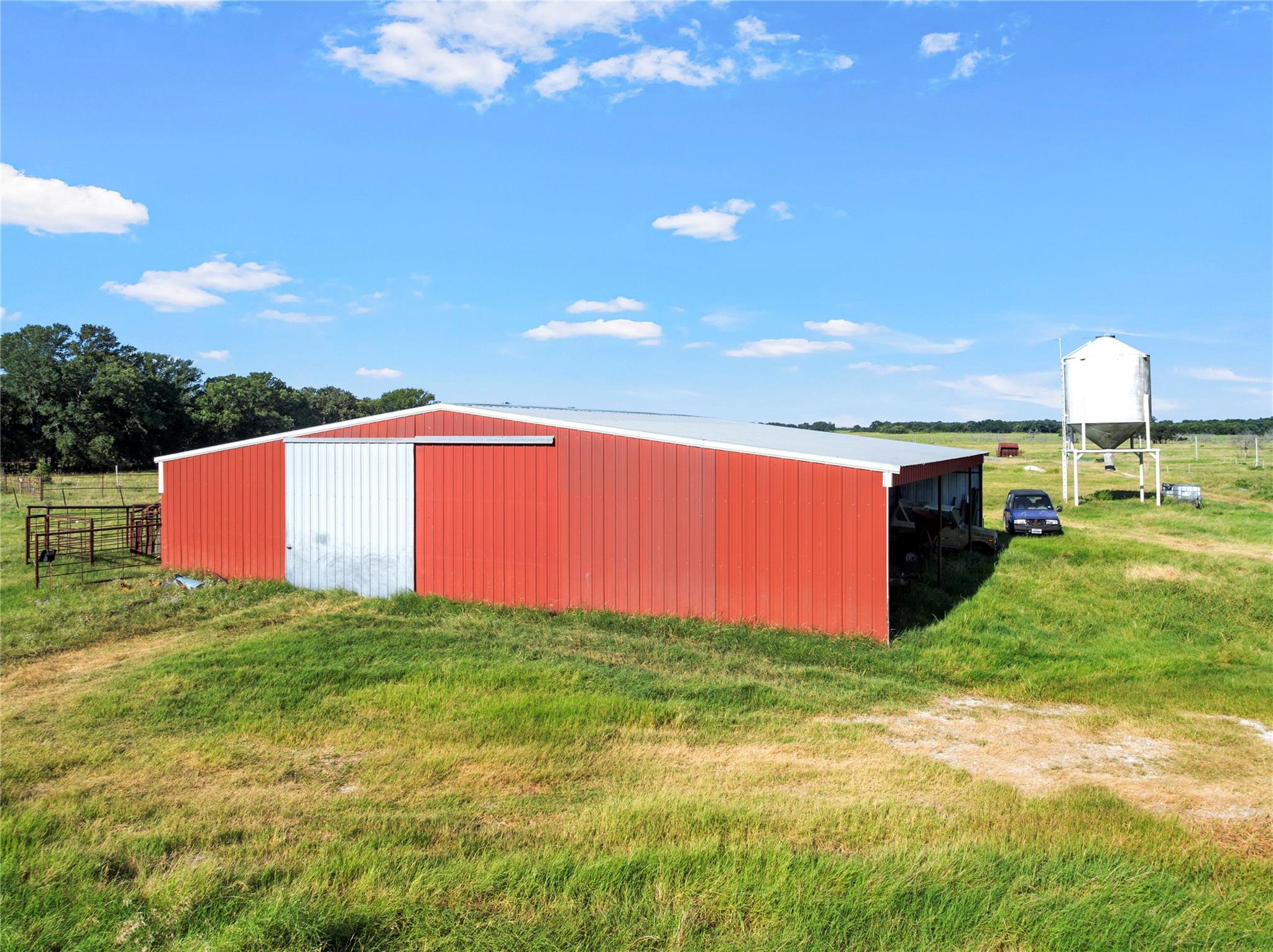 main property photo 28