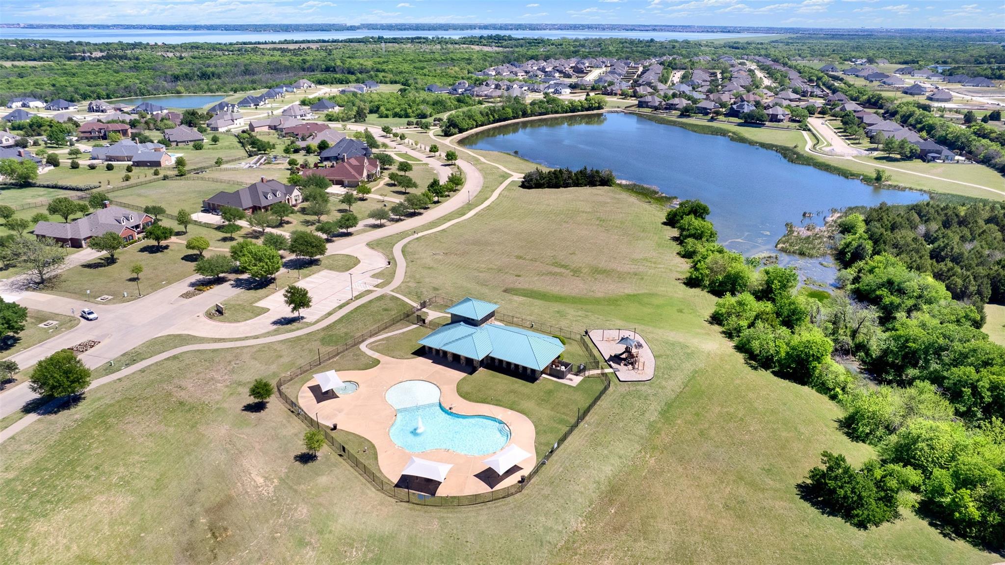 main property photo 33