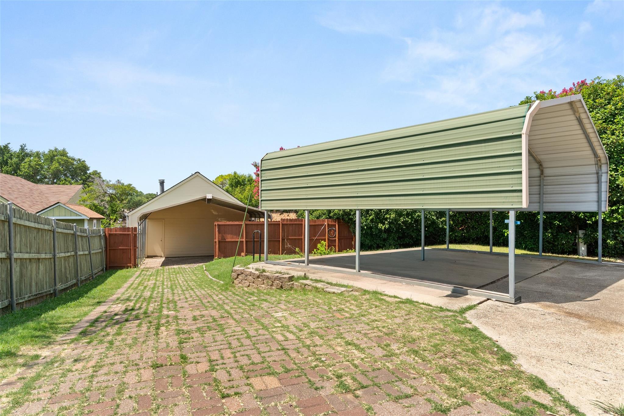 main property photo 34