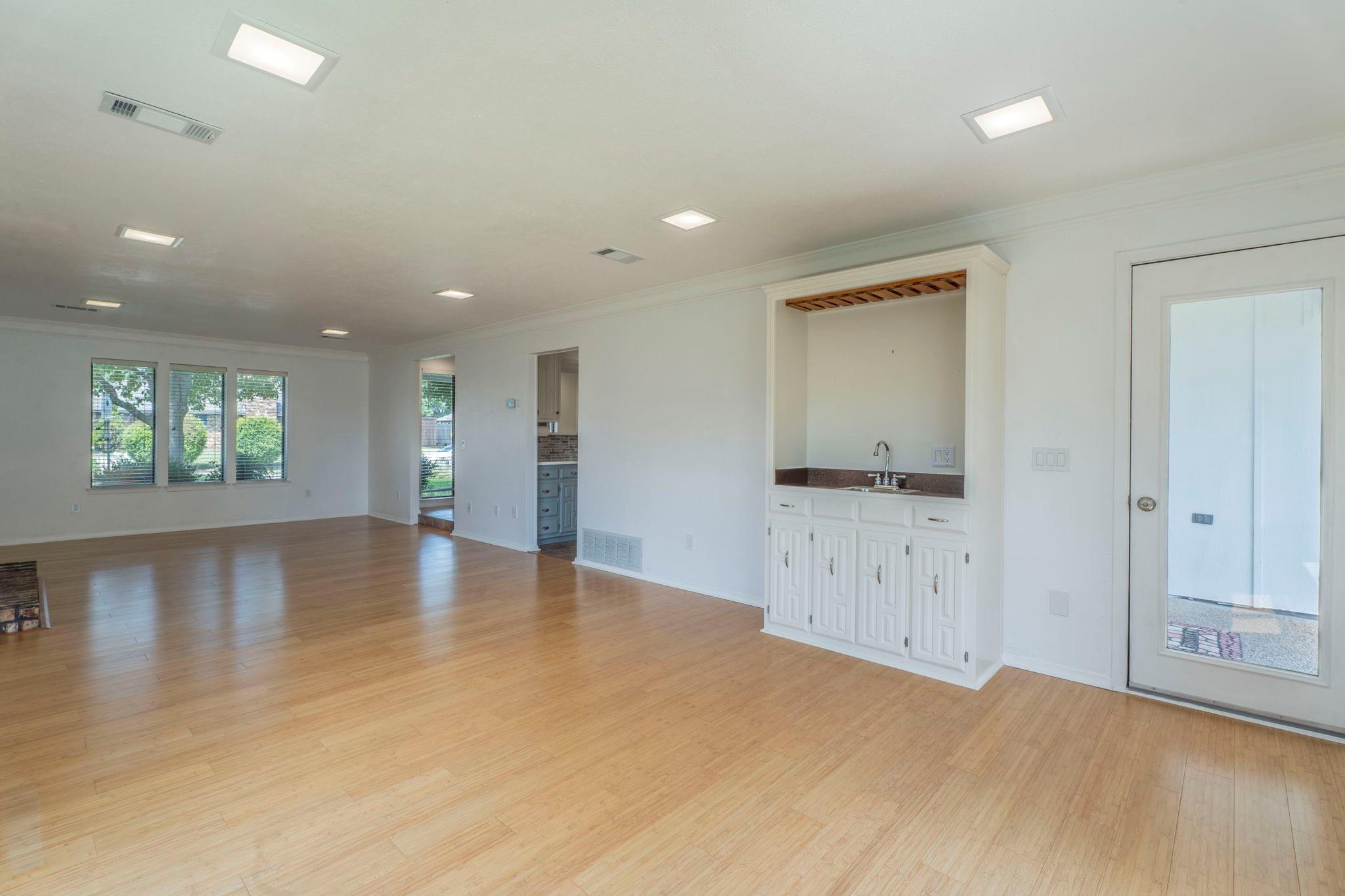 property viewer photo 1