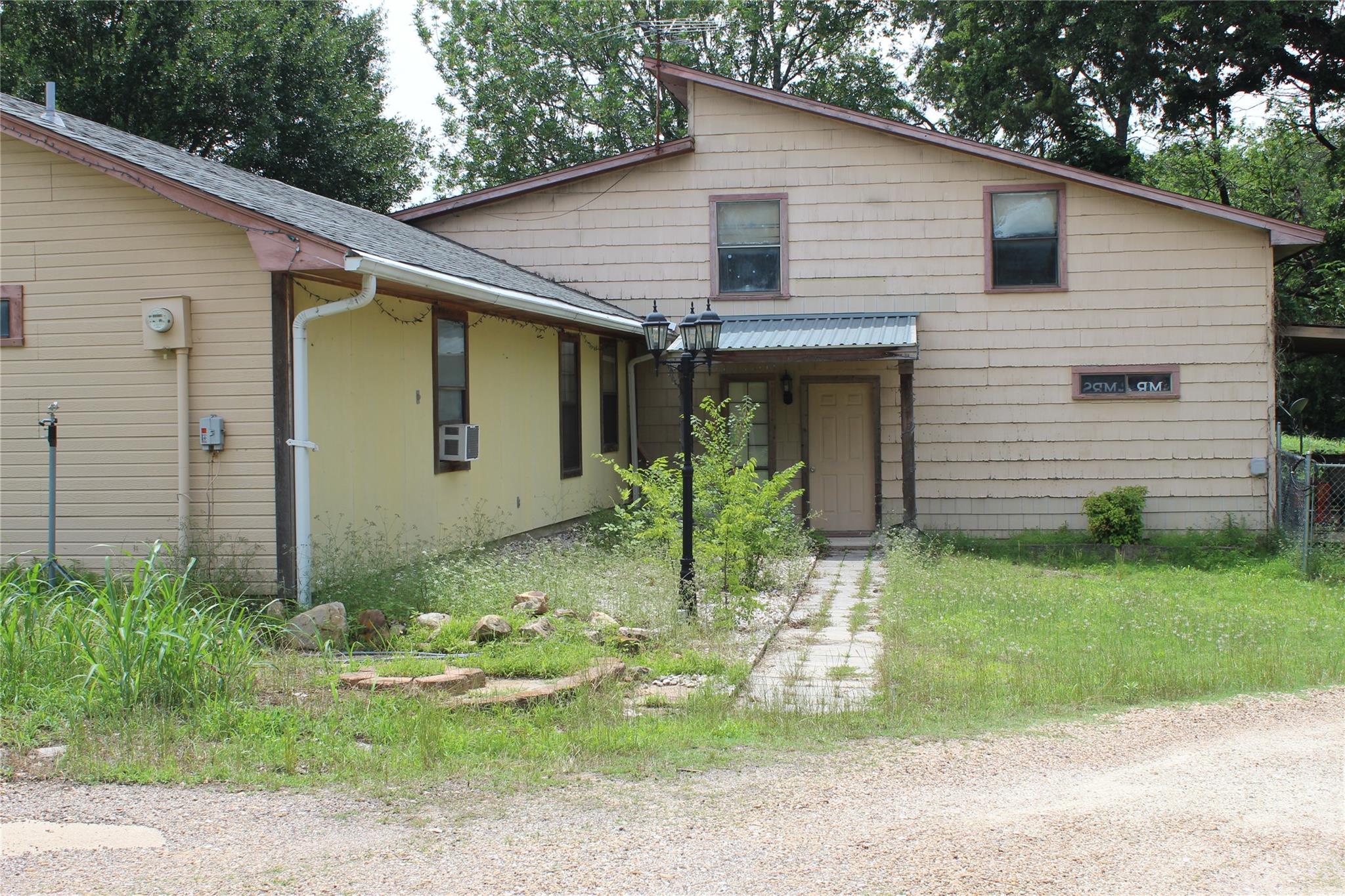 main property photo 13