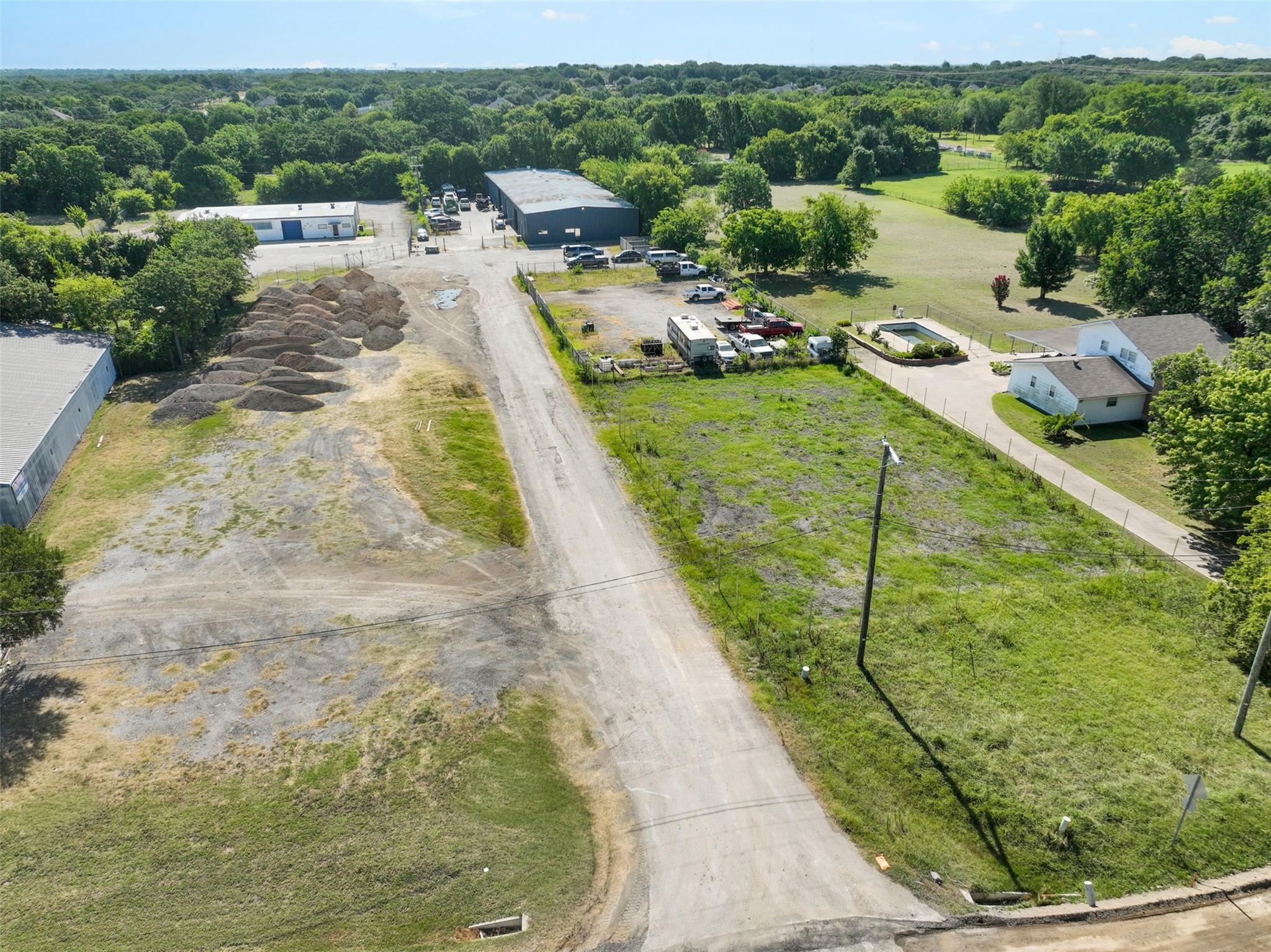 main property photo 33