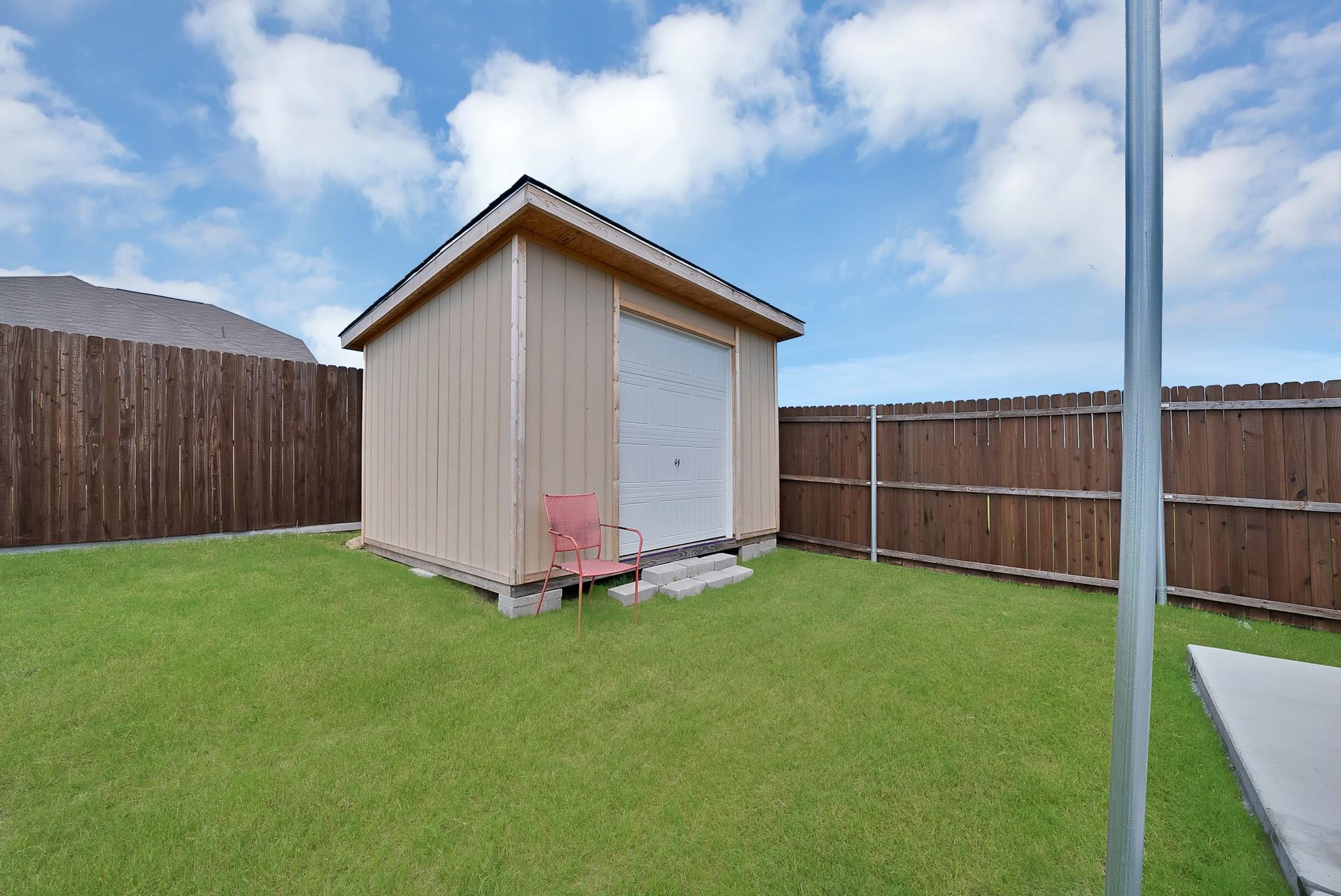 main property photo 28