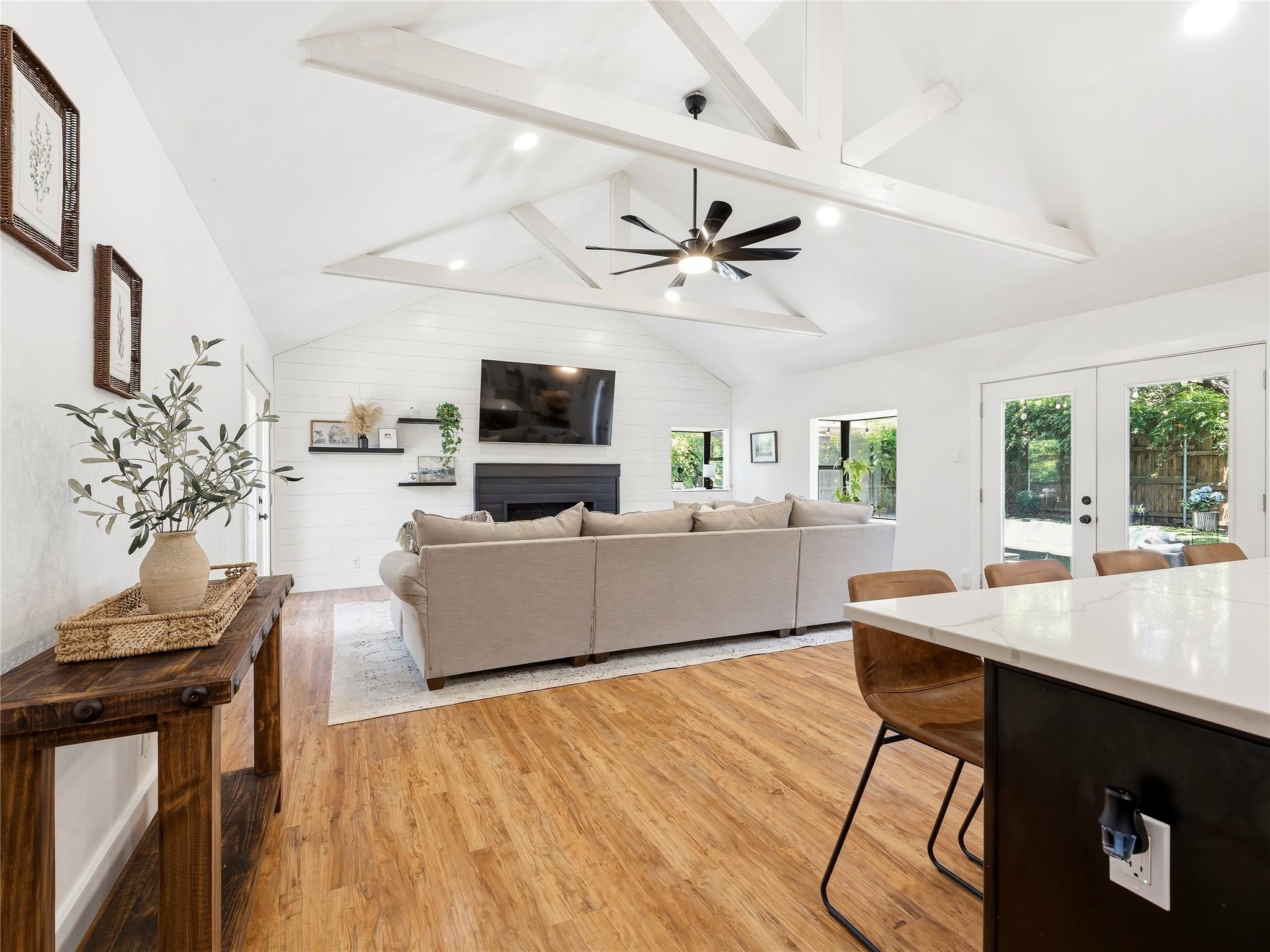 property viewer photo 11