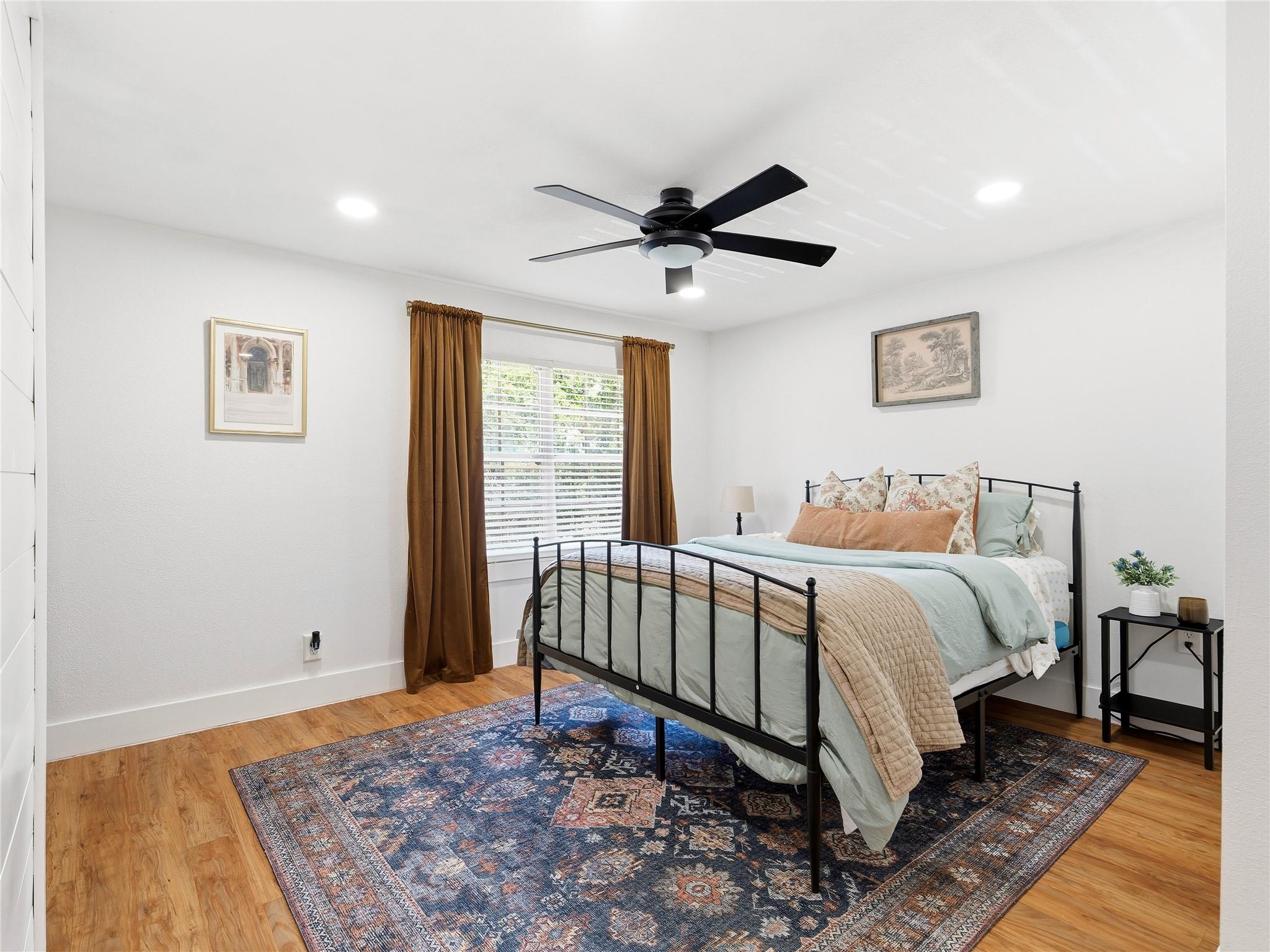 property viewer photo 18