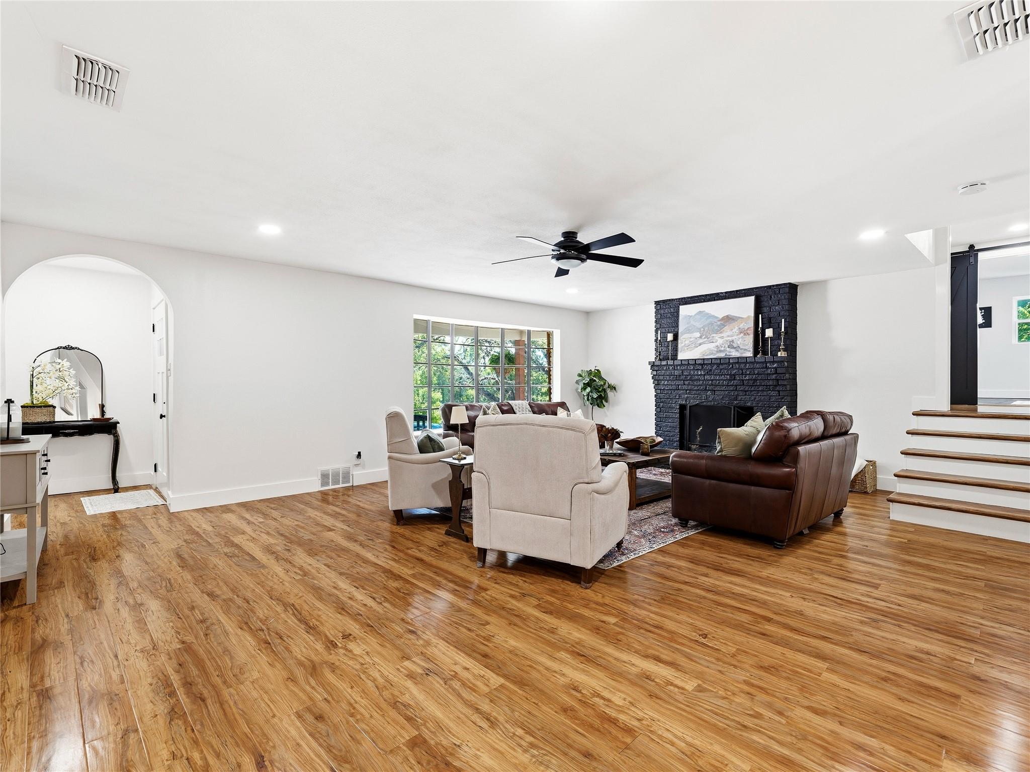 property viewer photo 23