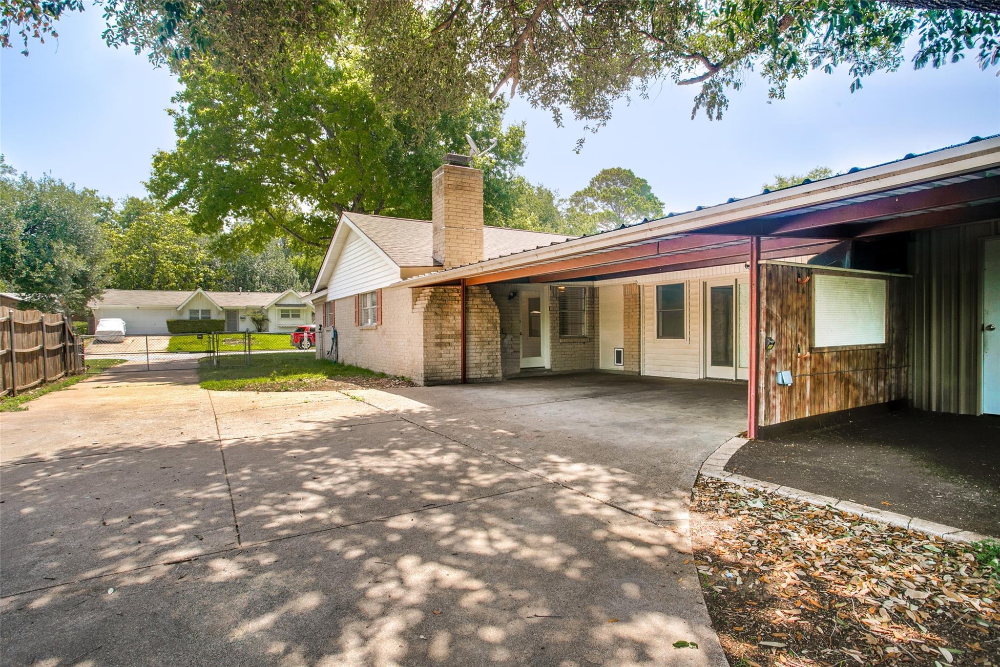 main property photo 23