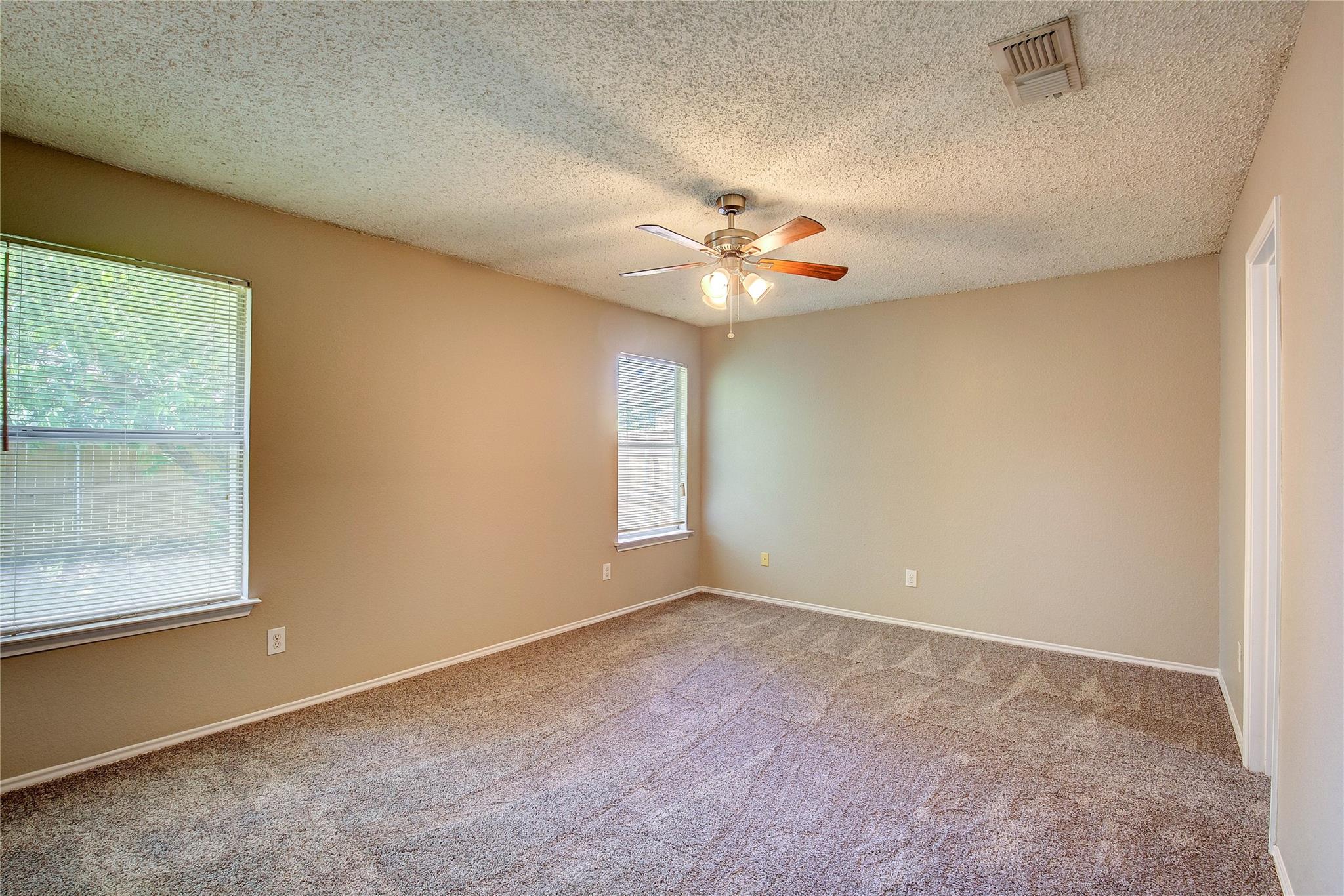 property viewer photo 12