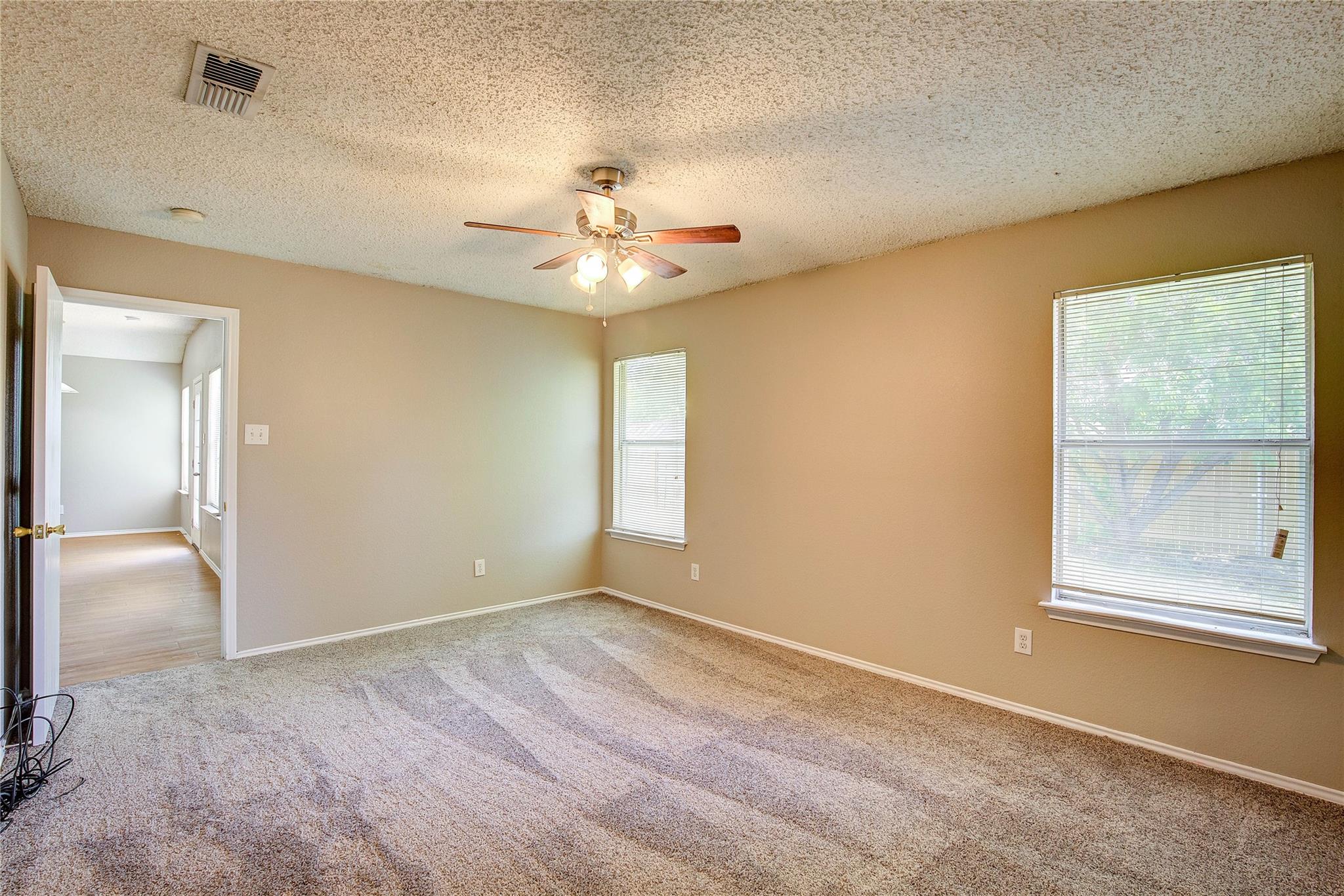 property viewer photo 13