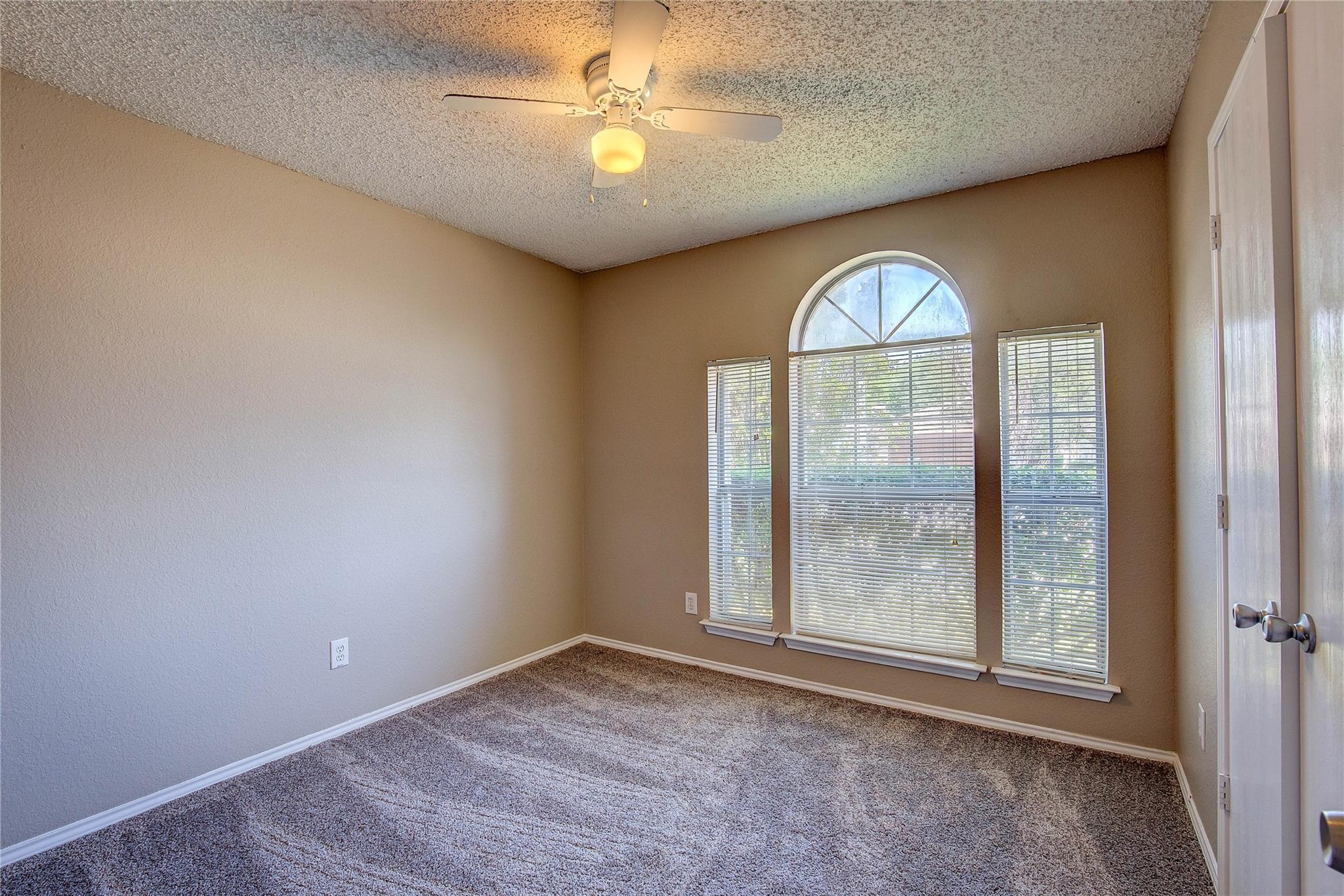 property viewer photo 20