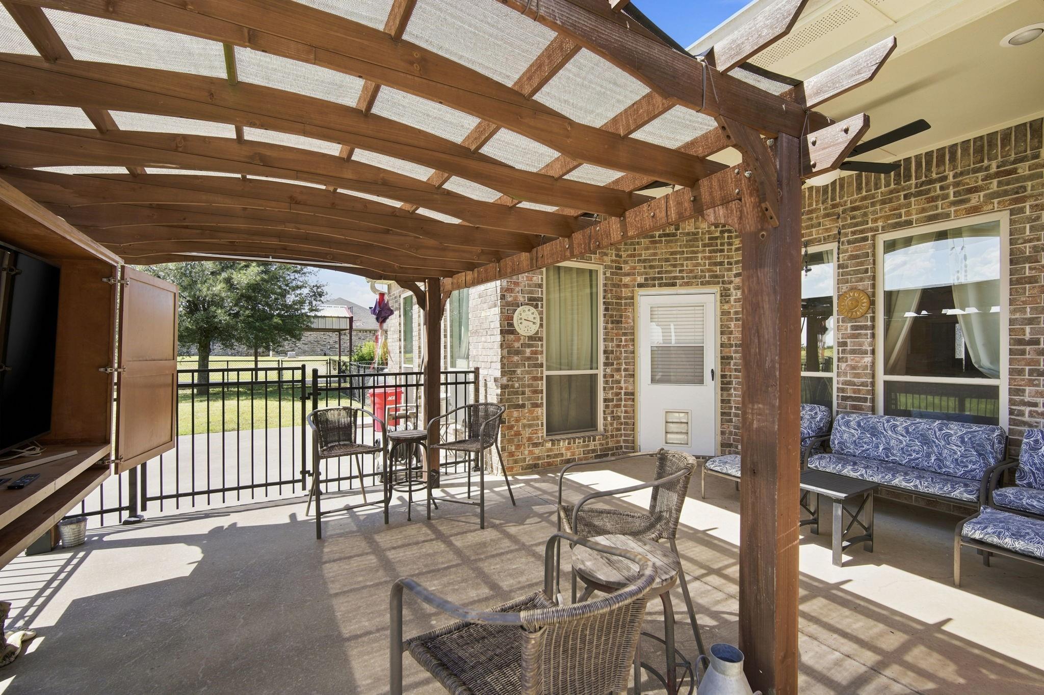 main property photo 33