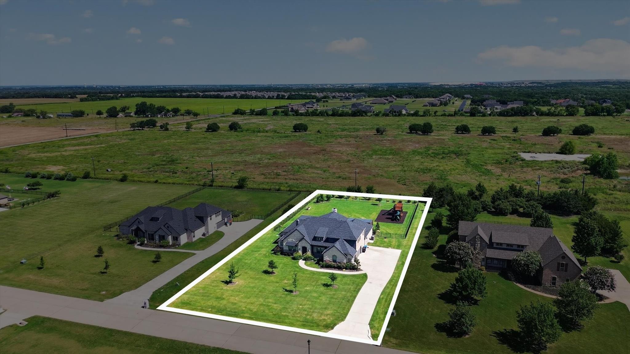 main property photo 32