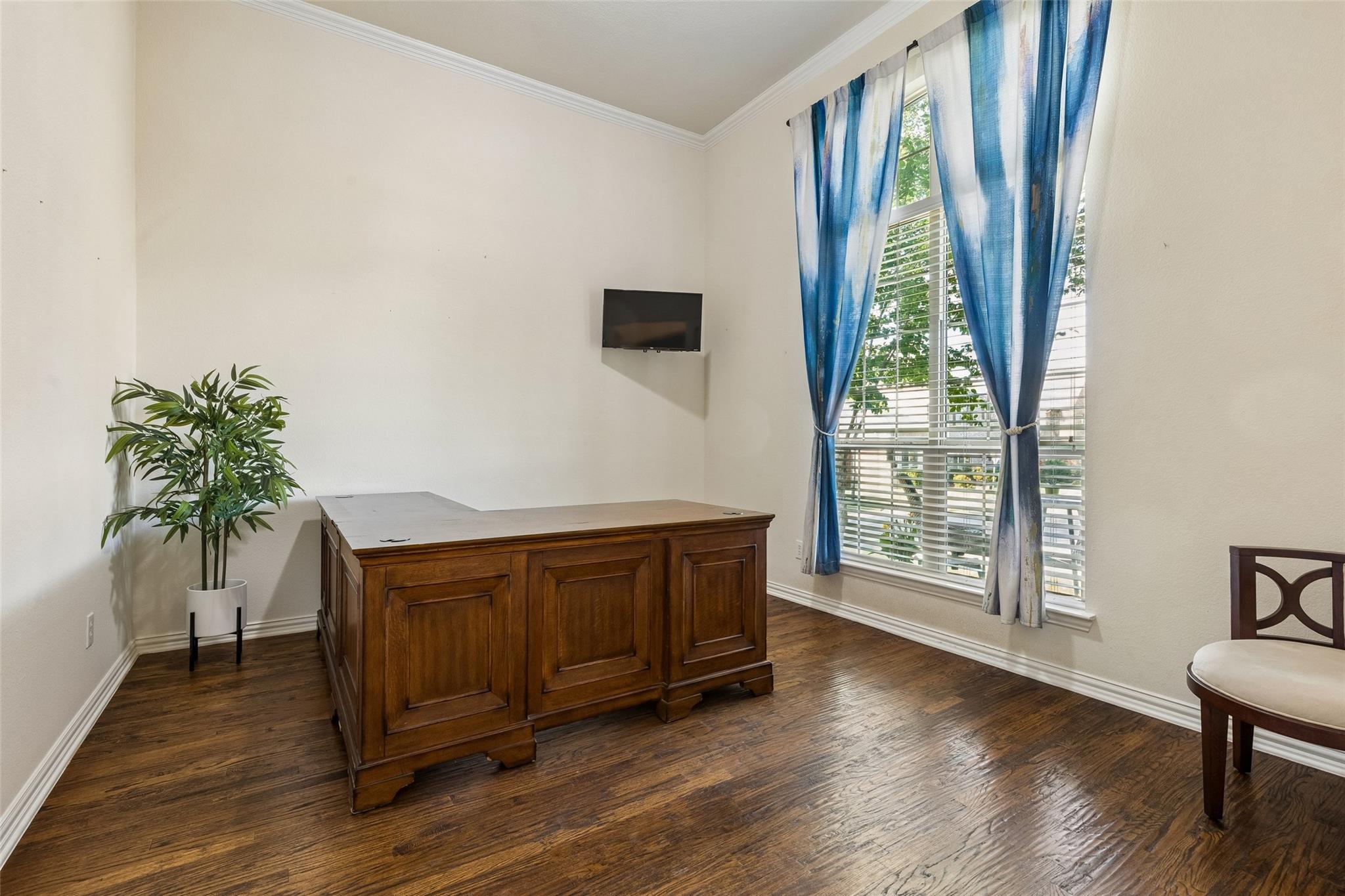main property photo 8