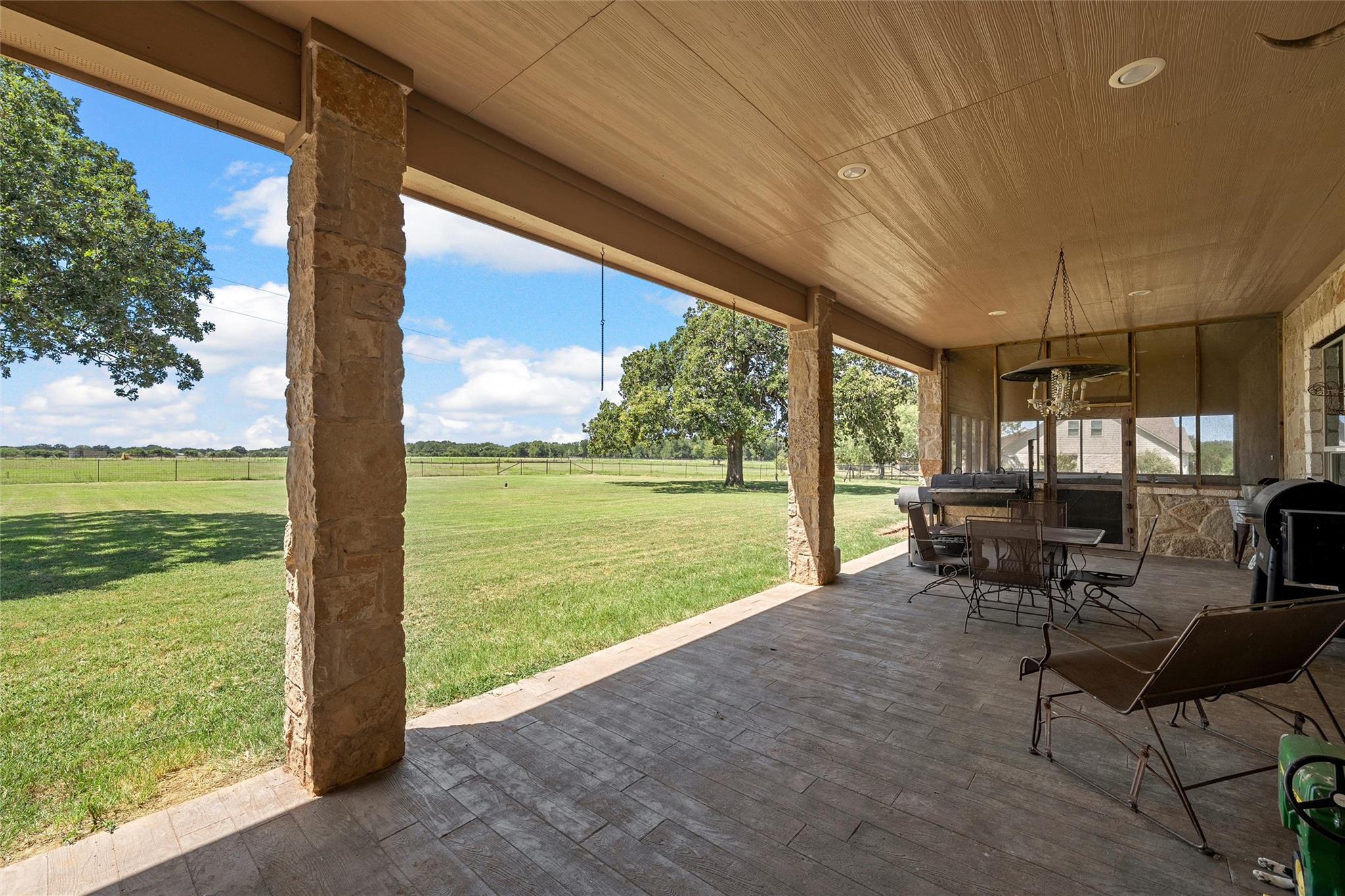 main property photo 24