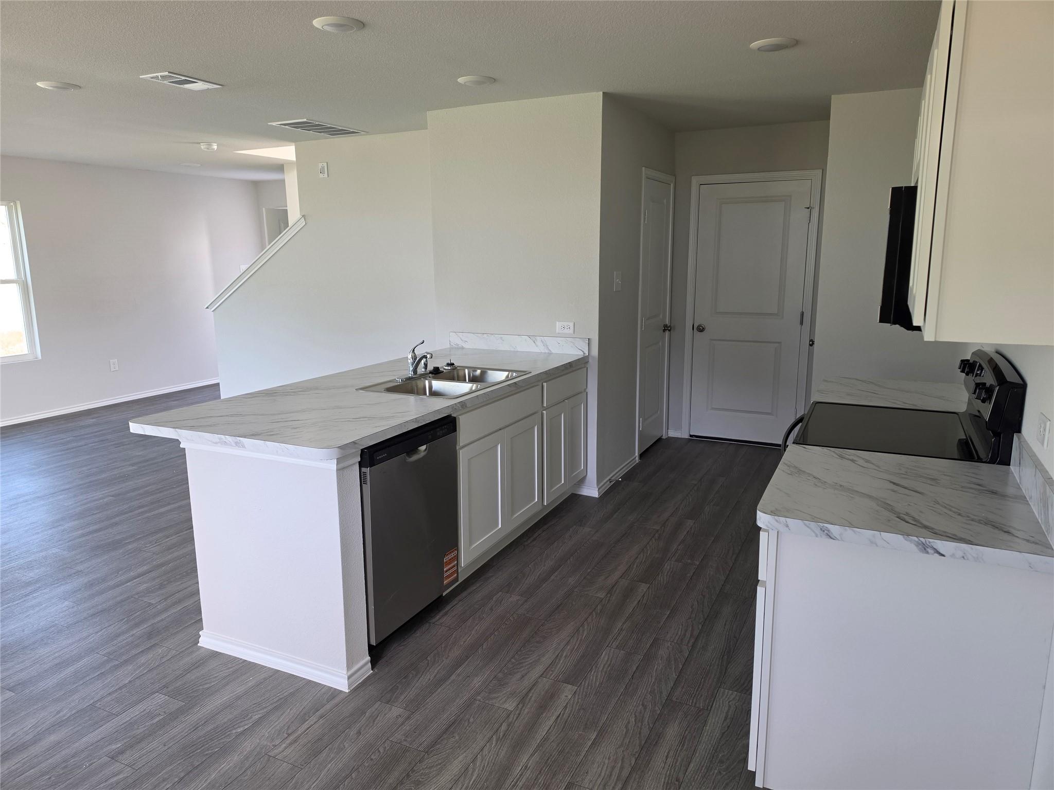 property viewer photo 3