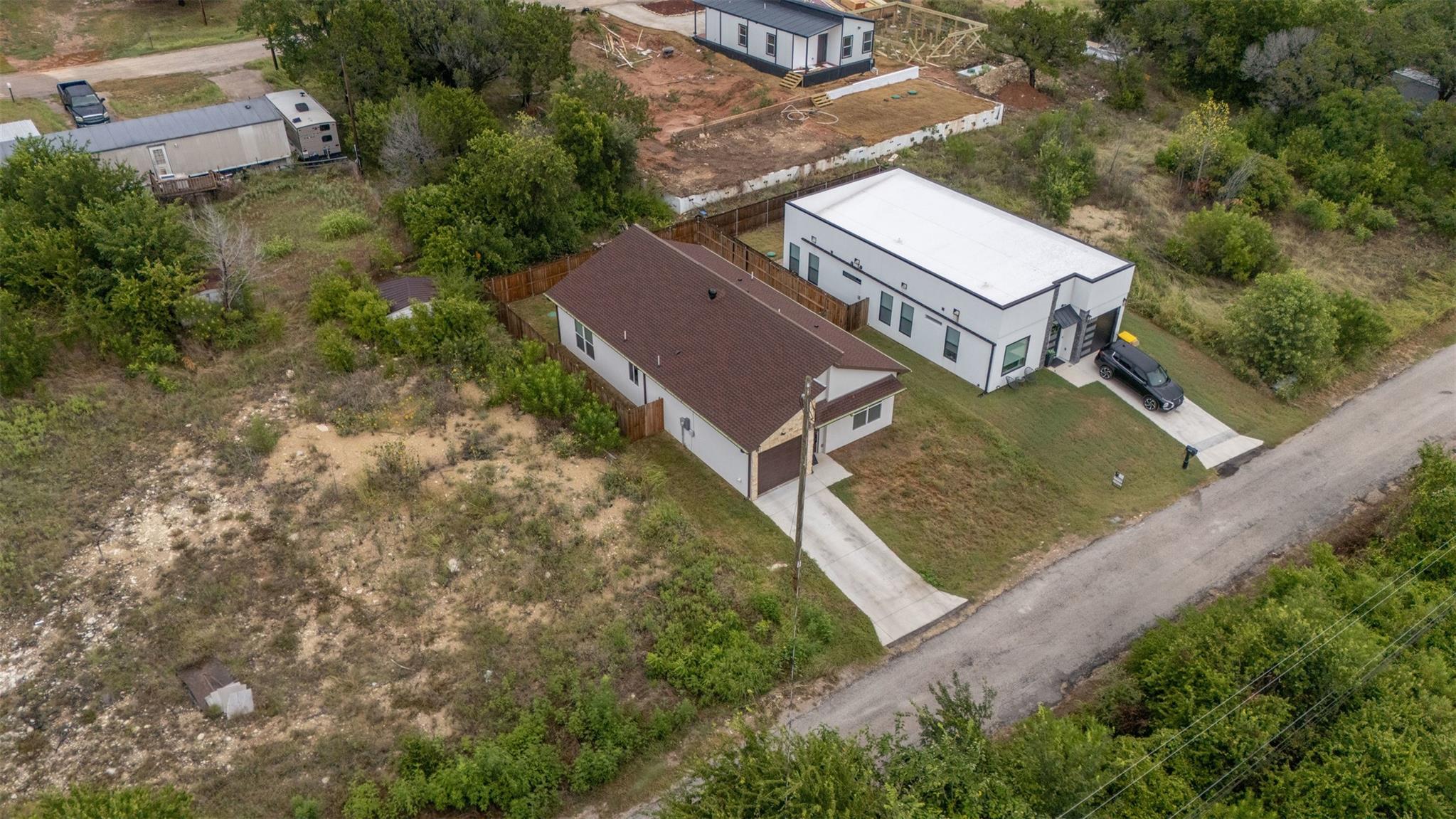 main property photo 28