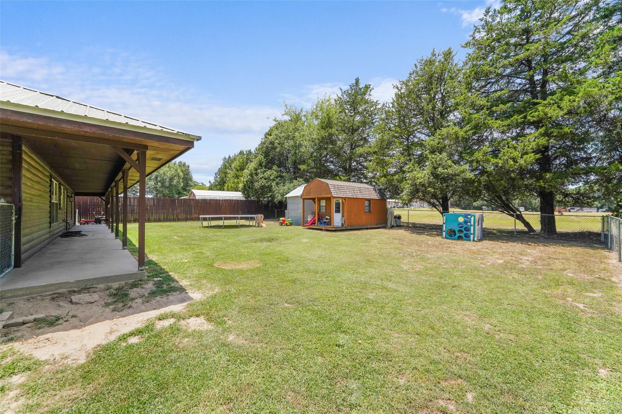 main property photo 31