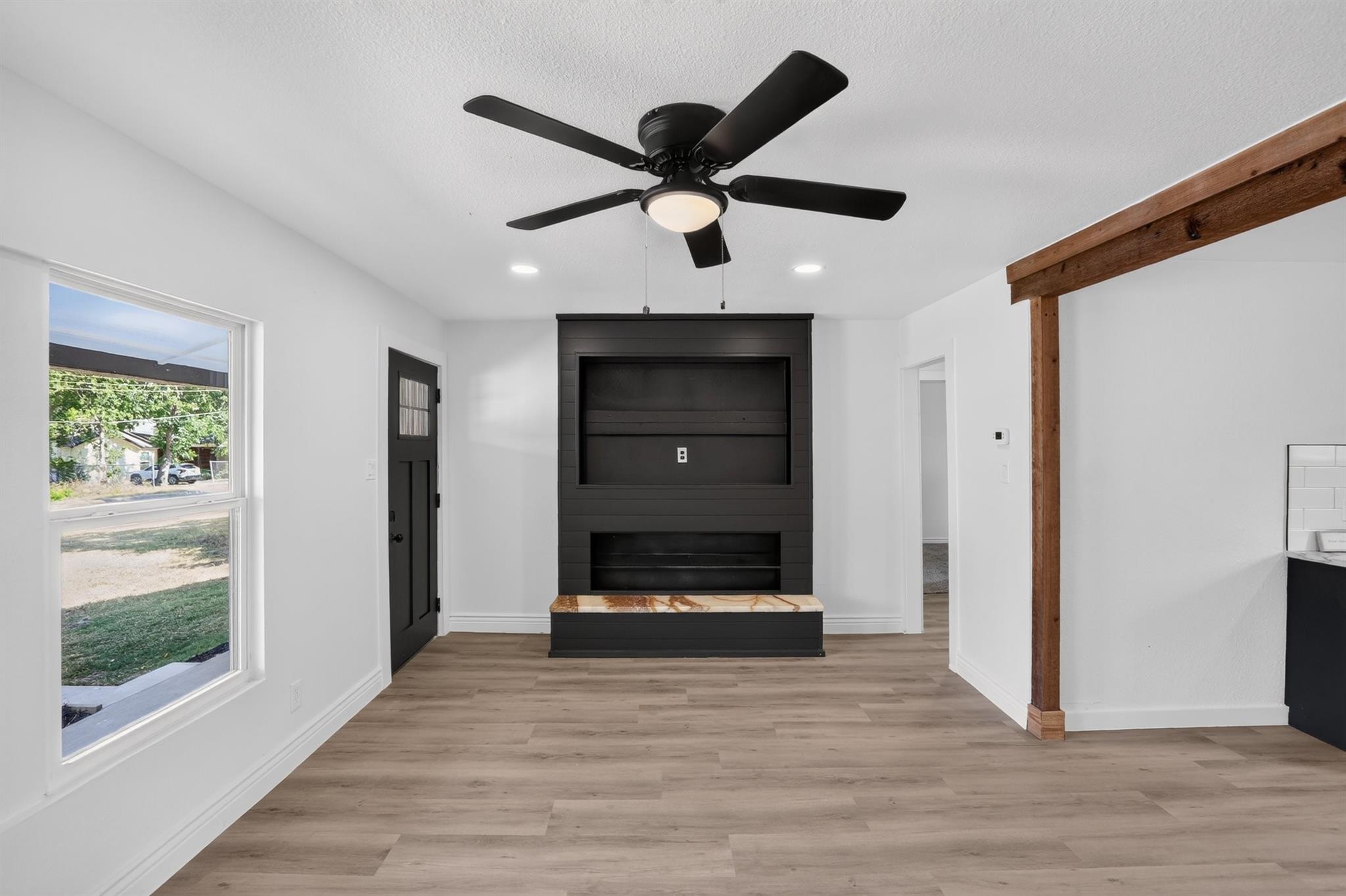 property viewer photo 2