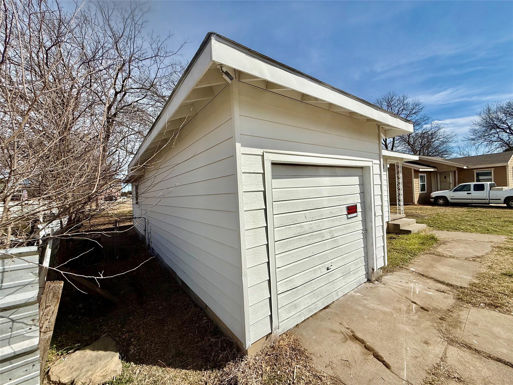 main property photo 22