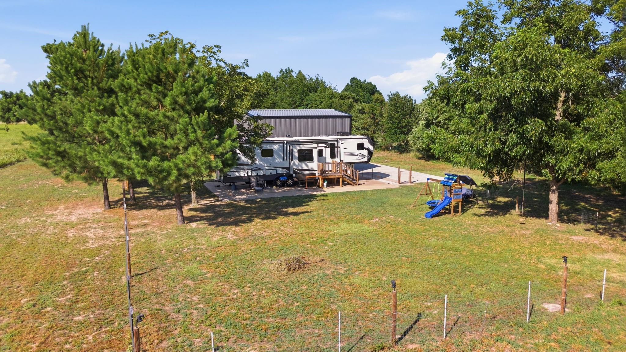 main property photo 33